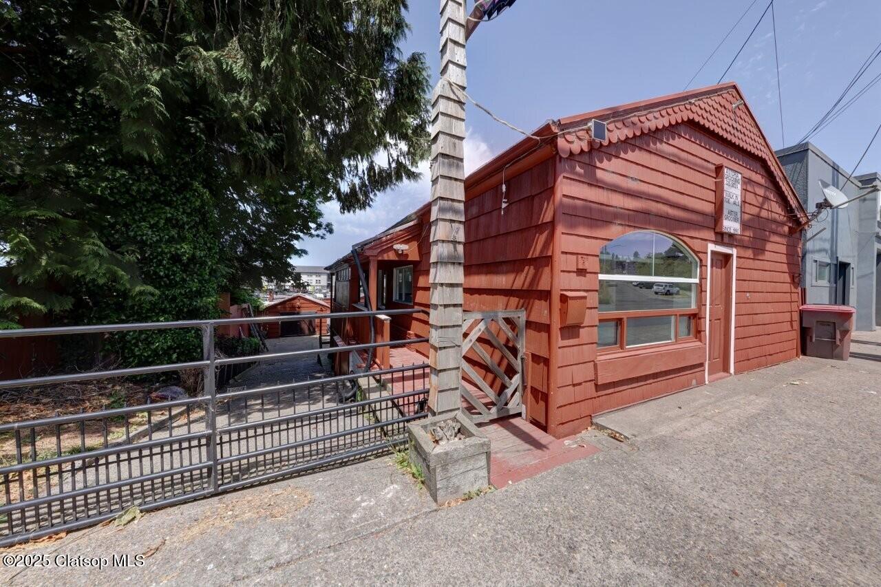 3162 Marine Drive Property Photo 1