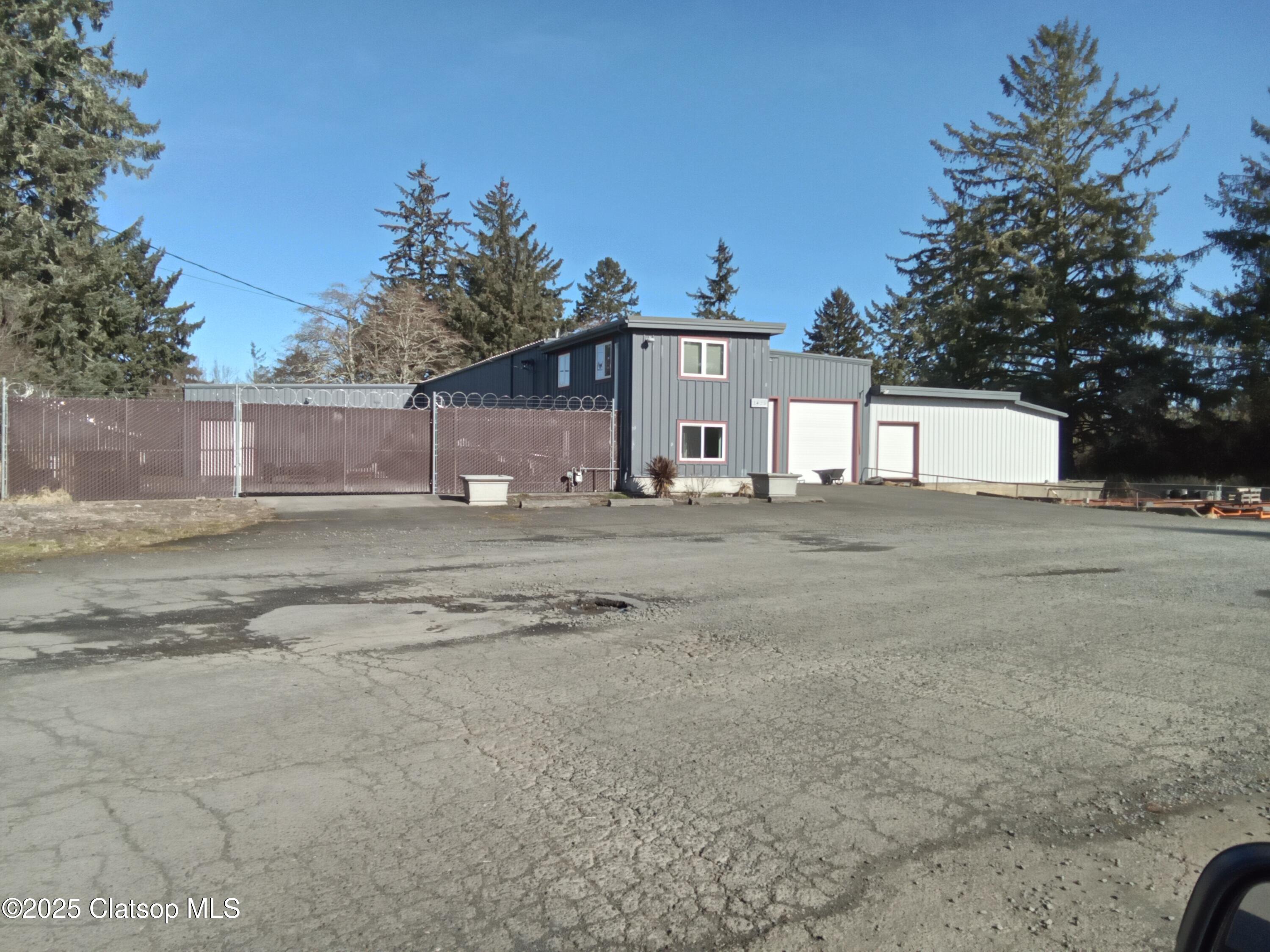 1425 Se 9th Street Property Photo 1