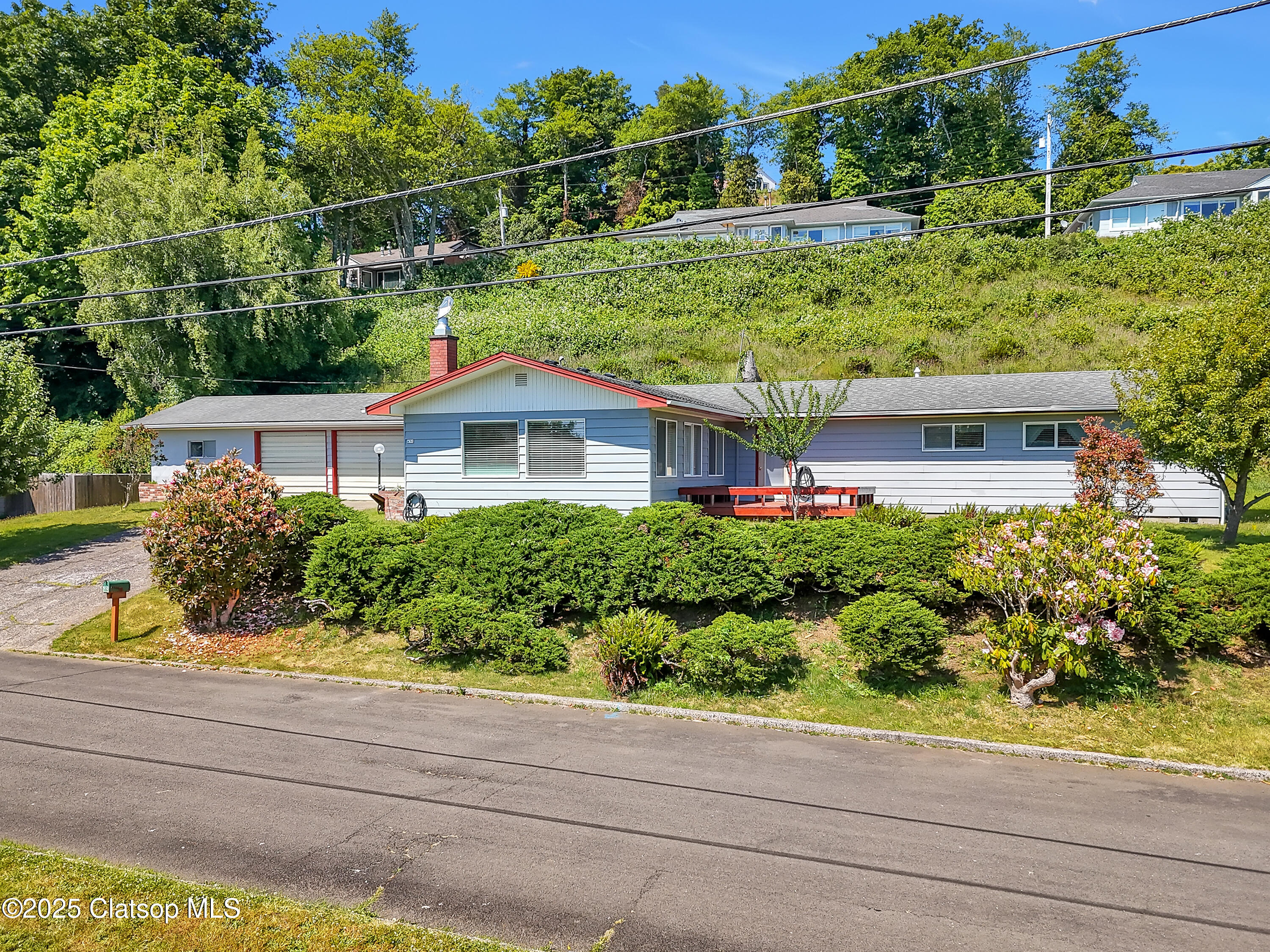 450 Pleasant Avenue Property Photo 1