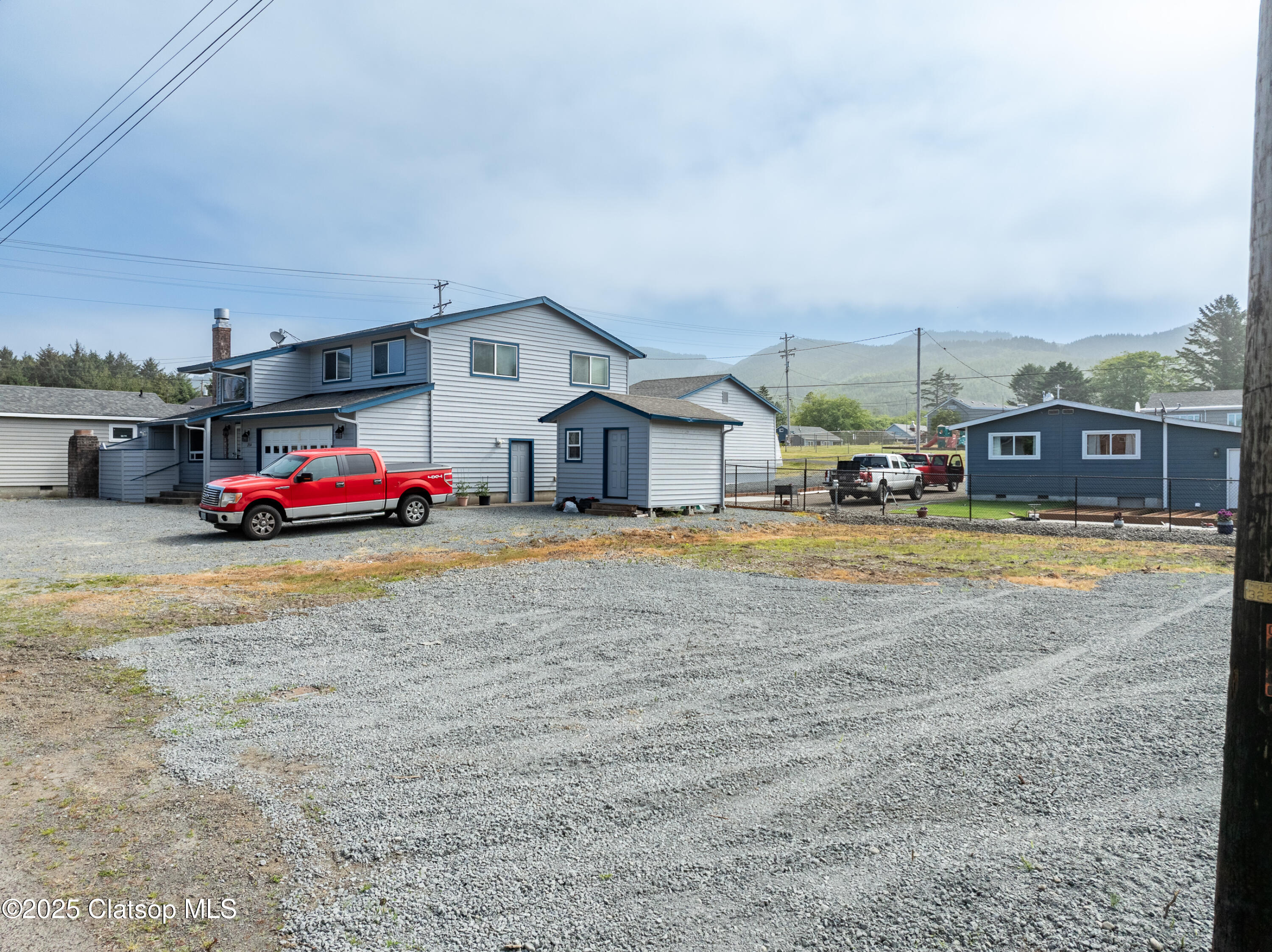 270 N Dolphin Street Property Photo 3