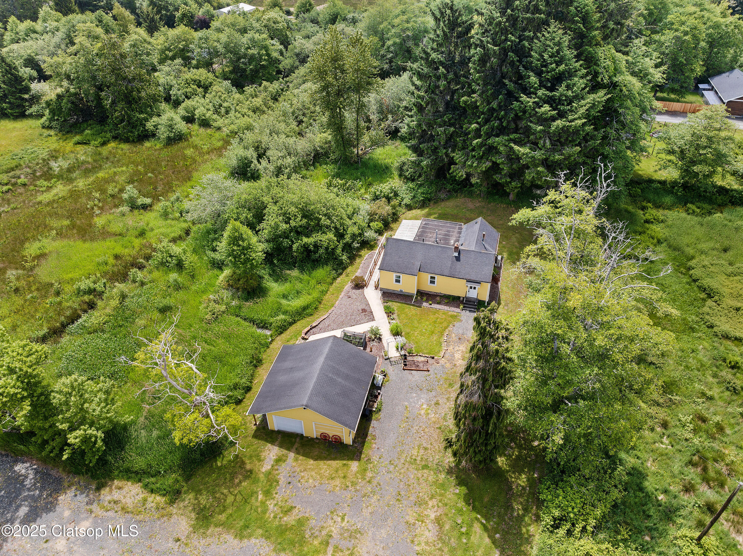 261 Railroad Avenue Property Photo 1