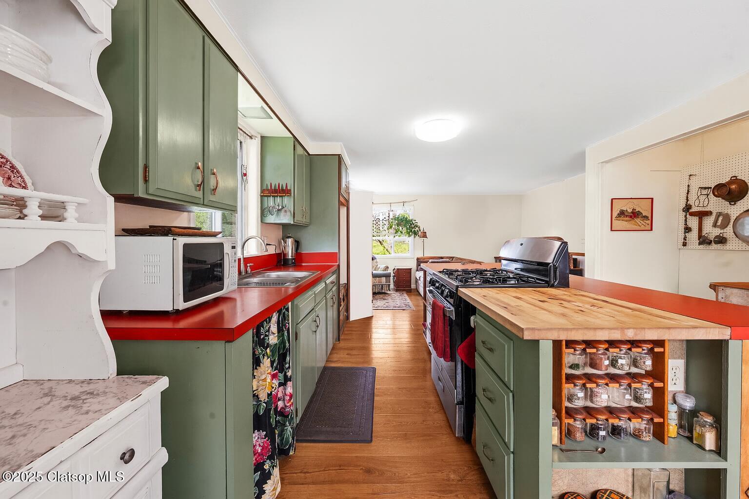 261 Railroad Avenue Property Photo 14