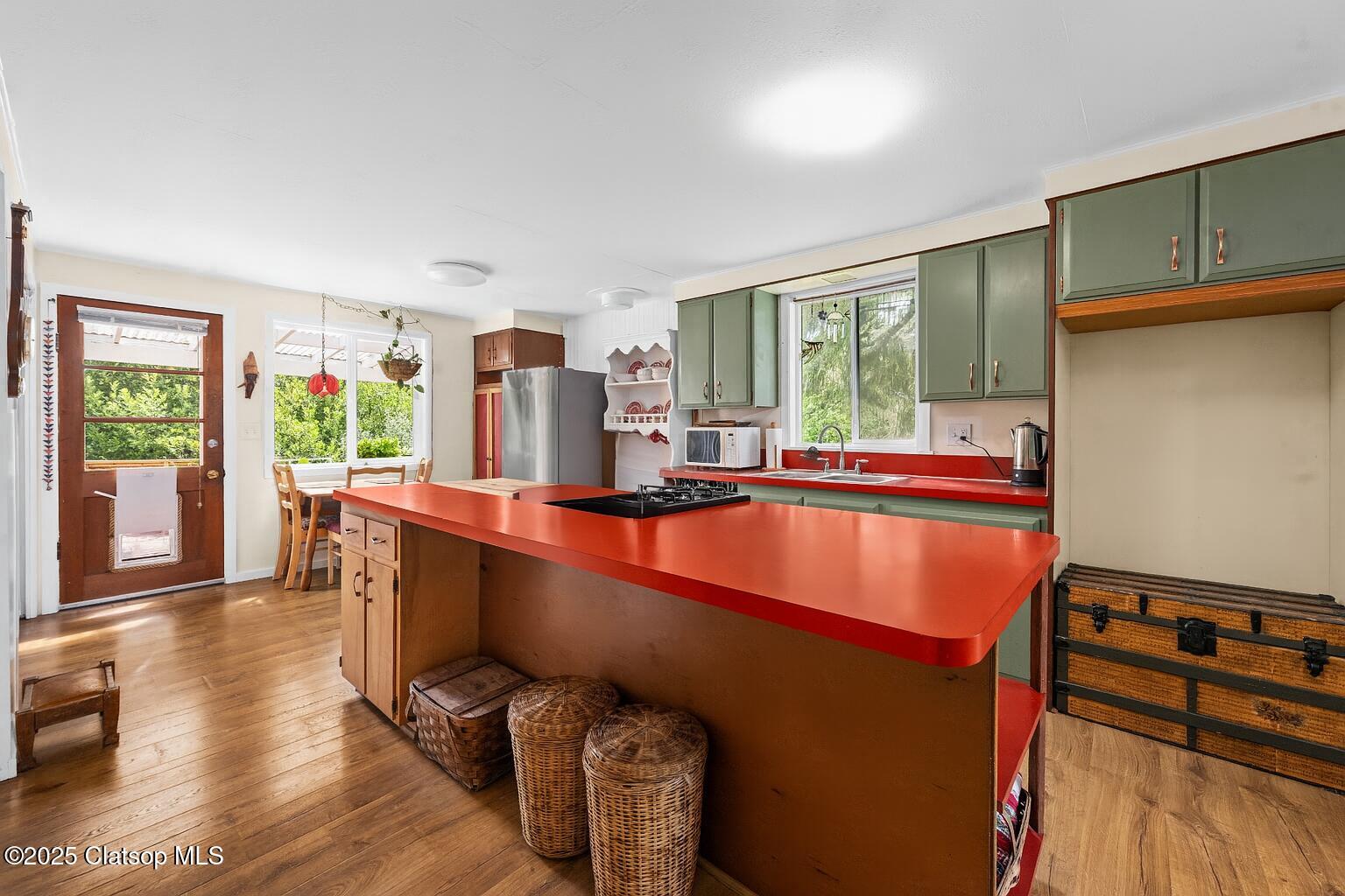 261 Railroad Avenue Property Photo 15