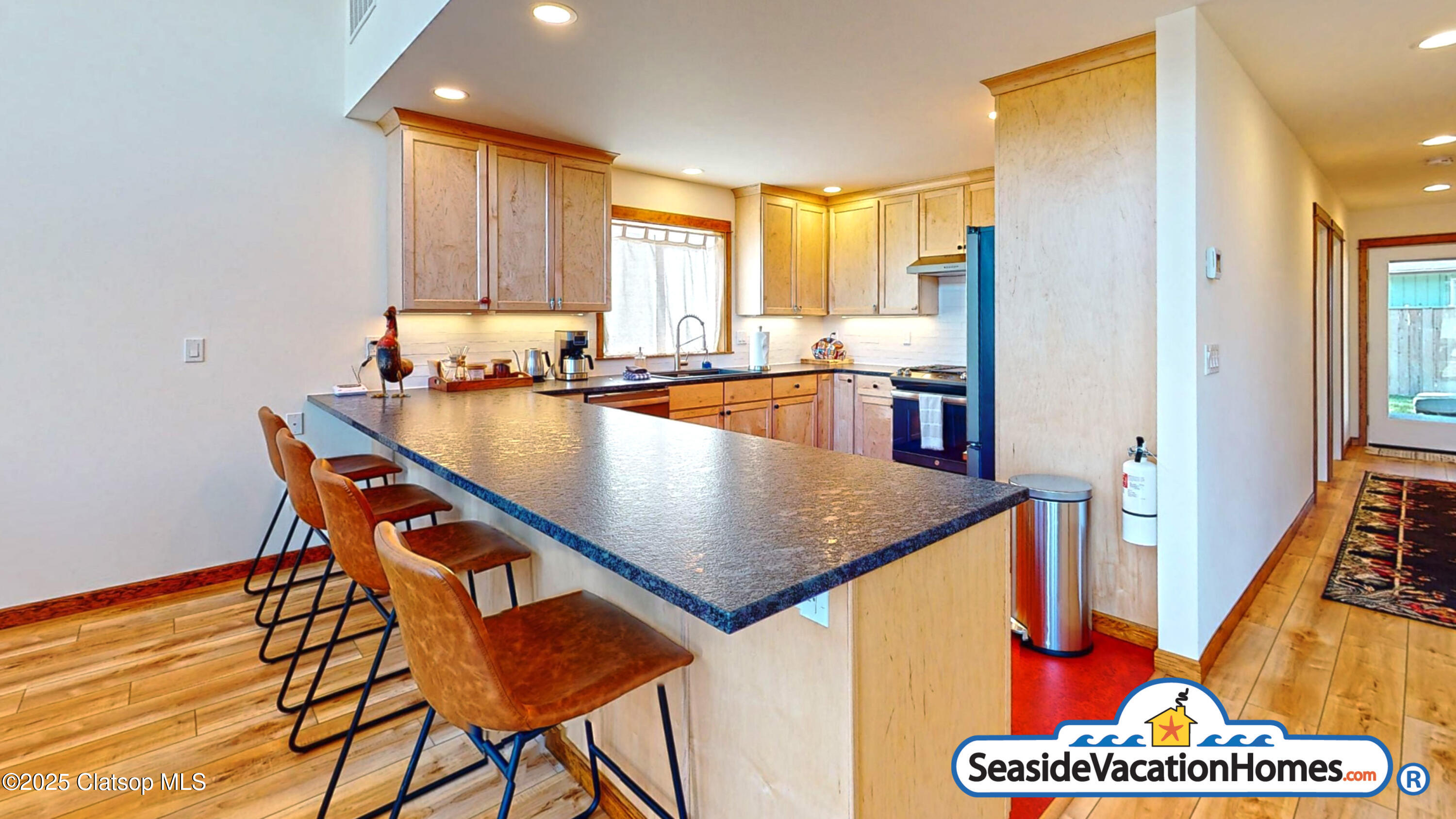 1560 S Edgewood Street Property Photo 11