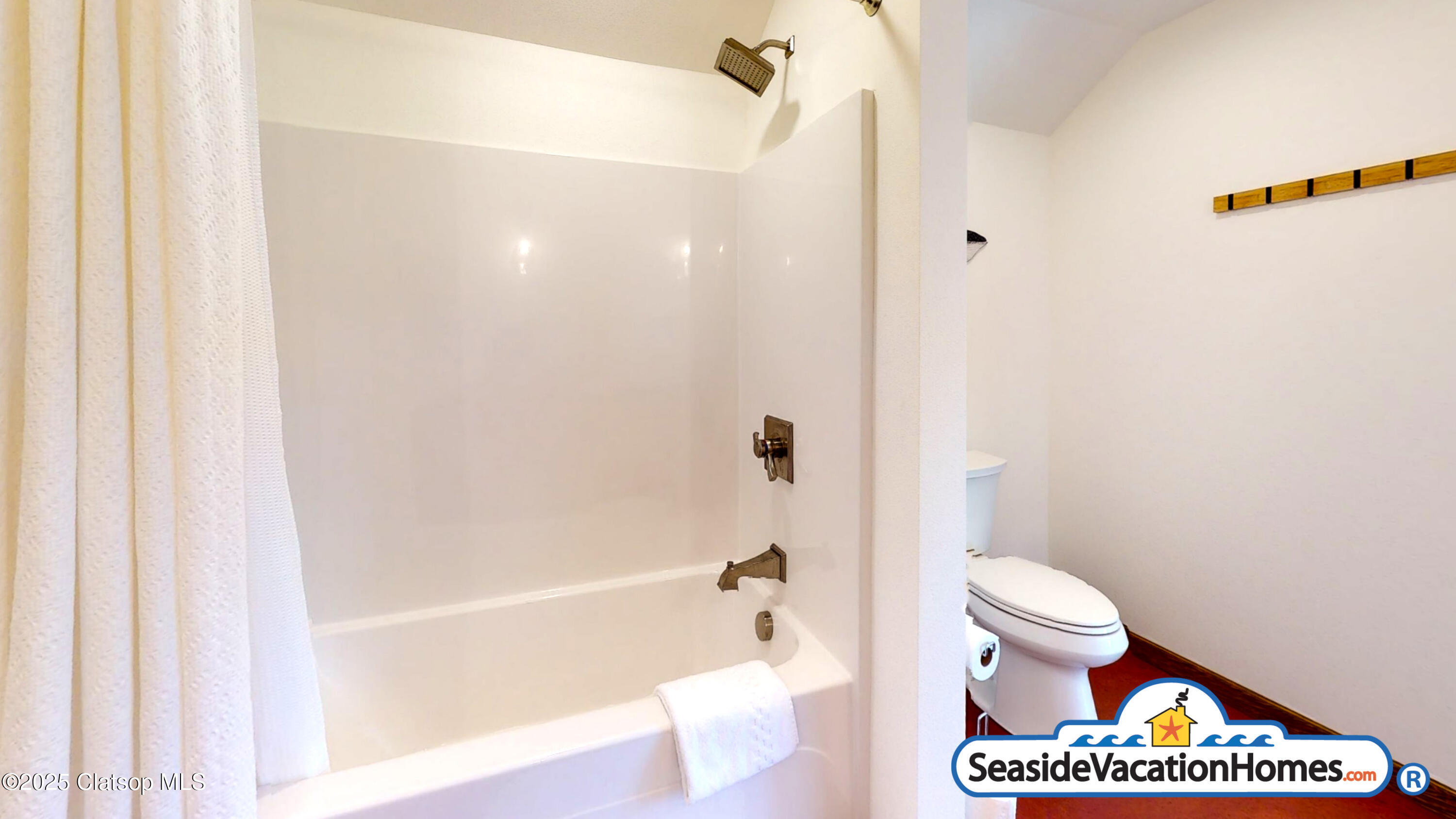 1560 S Edgewood Street Property Photo 18