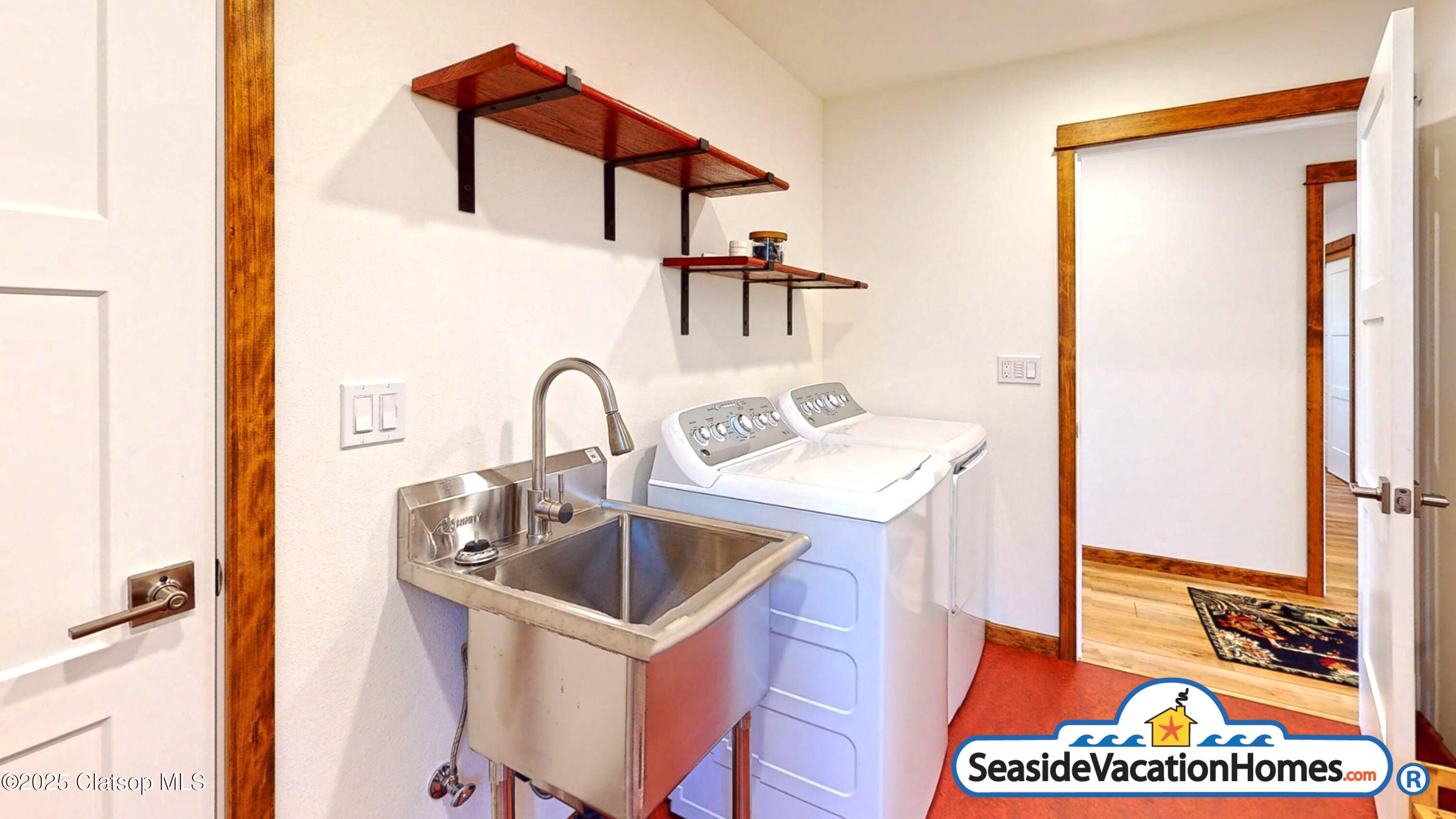 1560 S Edgewood Street Property Photo 22