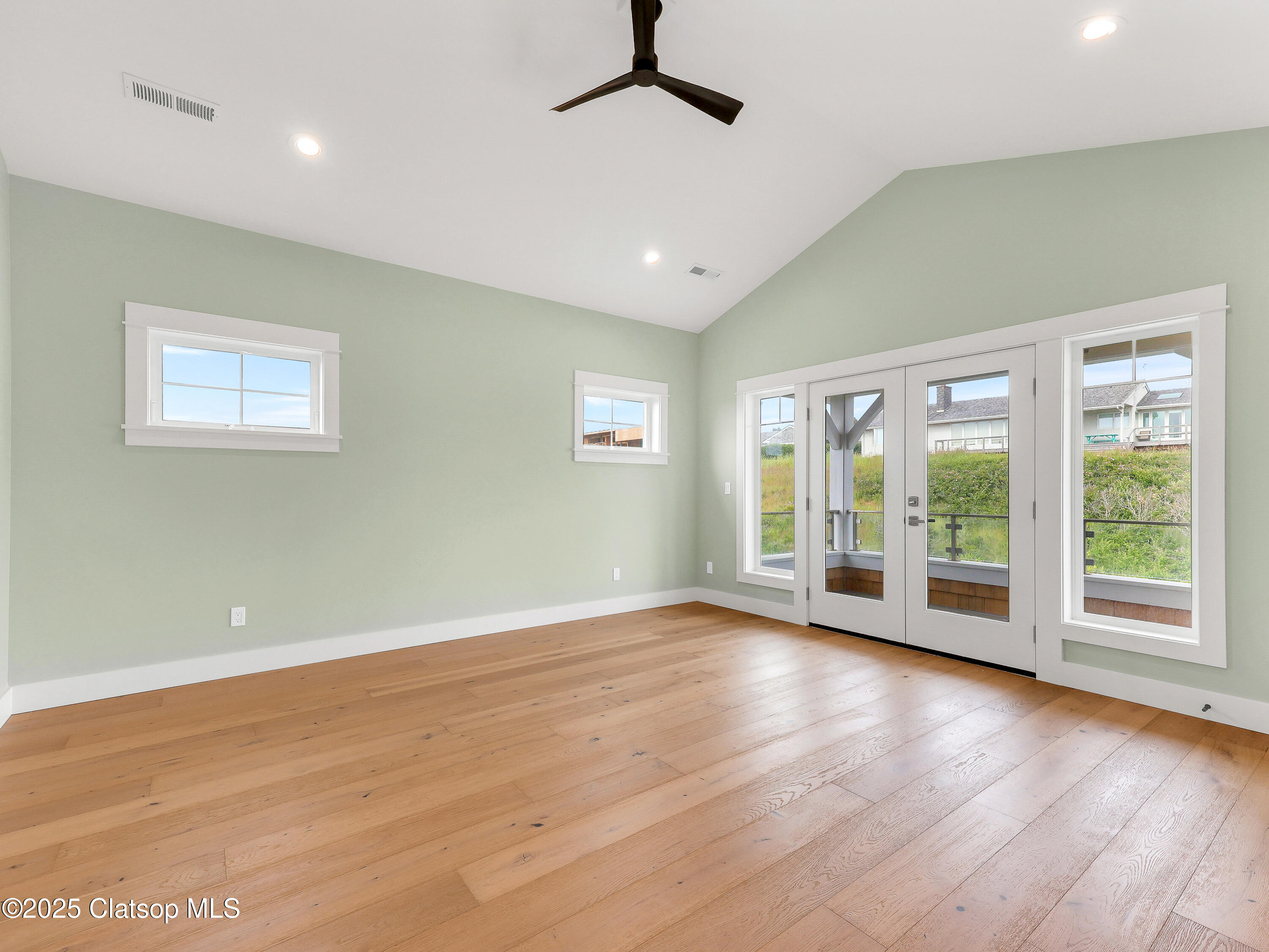 1400 N Ocean Avenue Property Photo 22