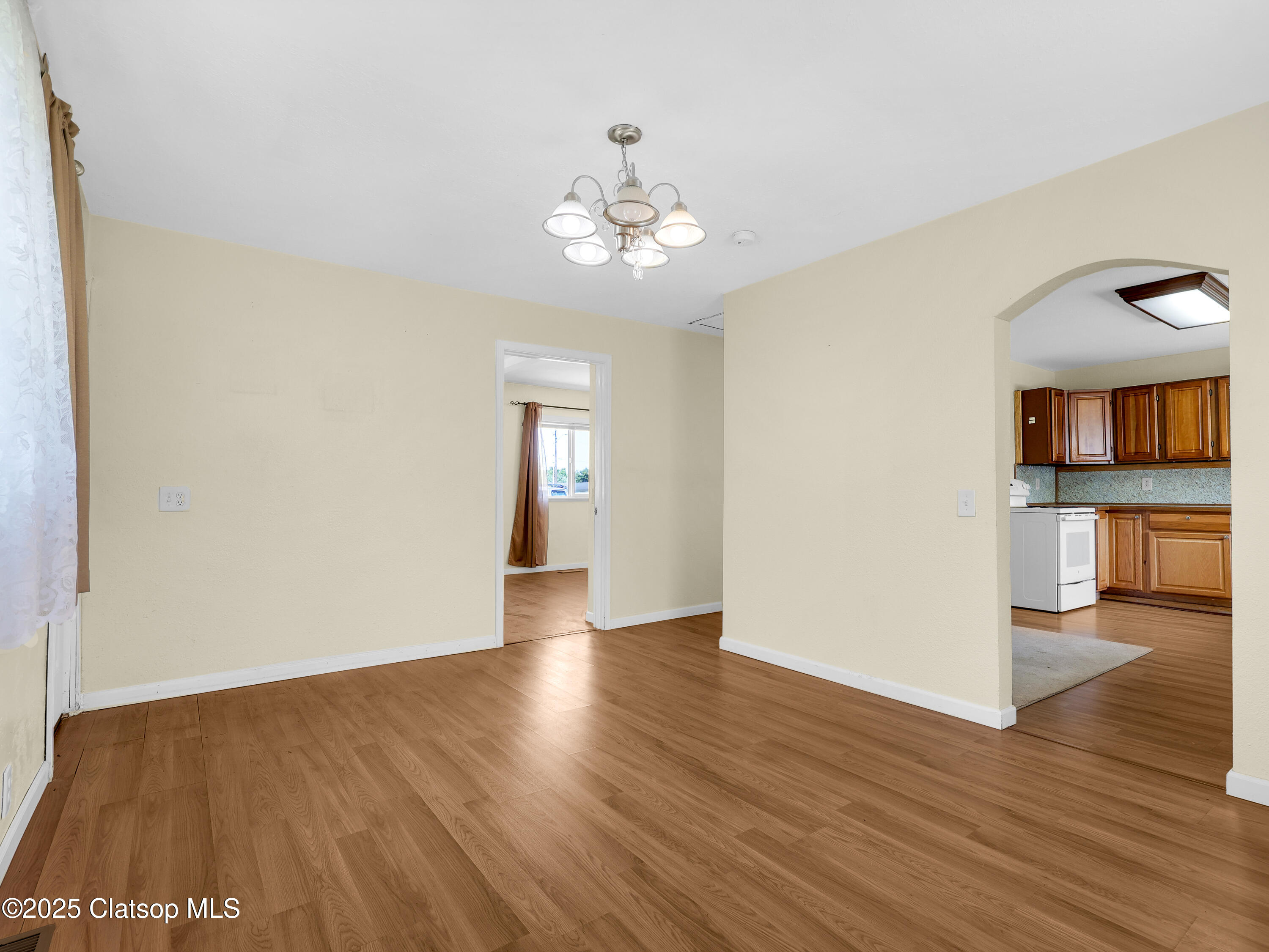 125 Sw Cedar Avenue Property Photo 6