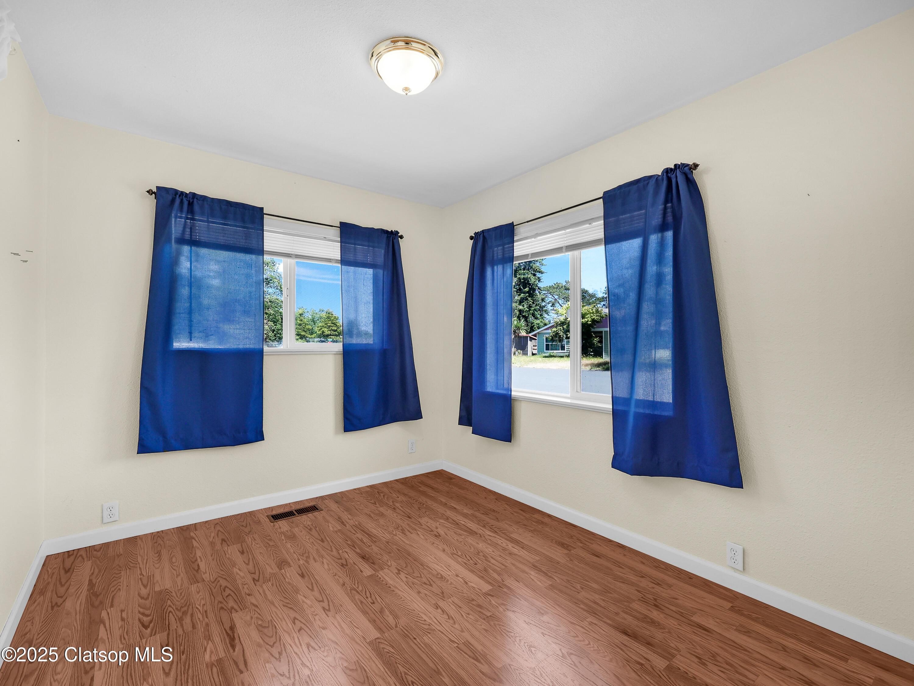 125 Sw Cedar Avenue Property Photo 16