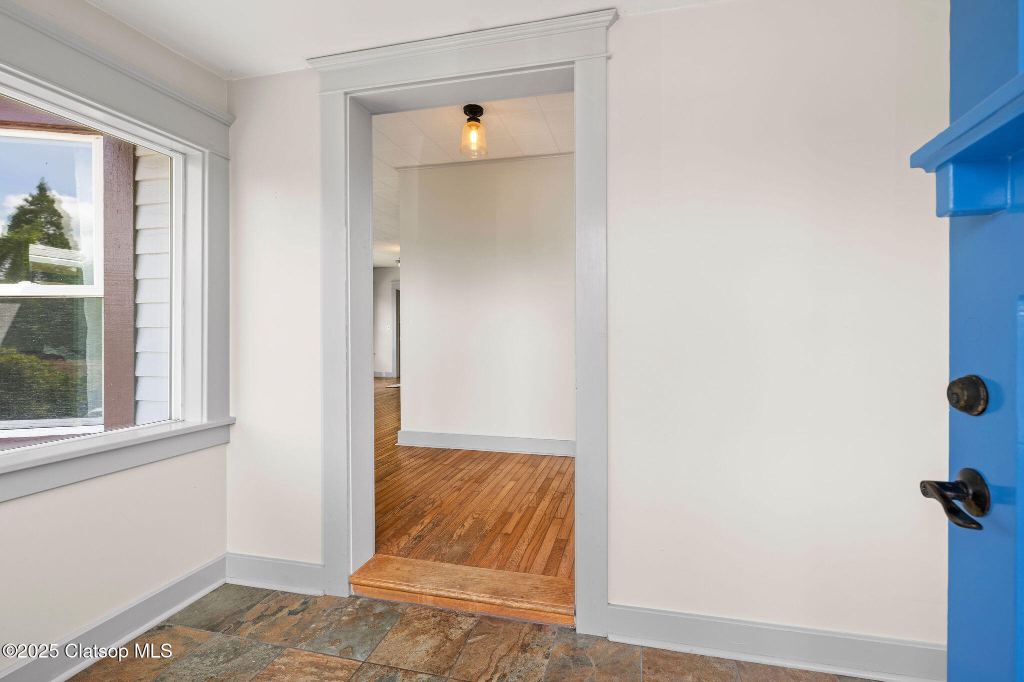 1225 Alameda Avenue Property Photo 3