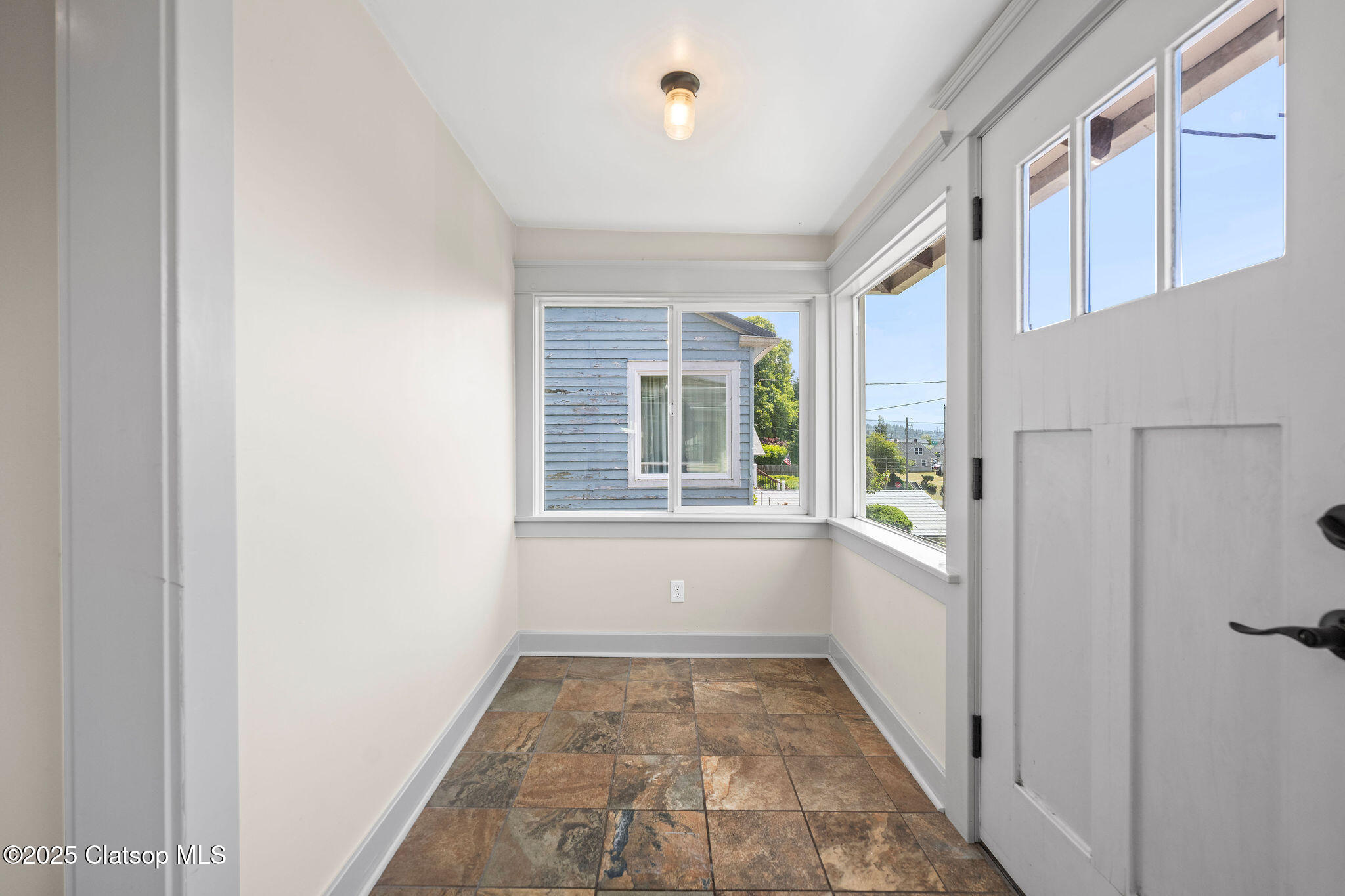 1225 Alameda Avenue Property Photo 4