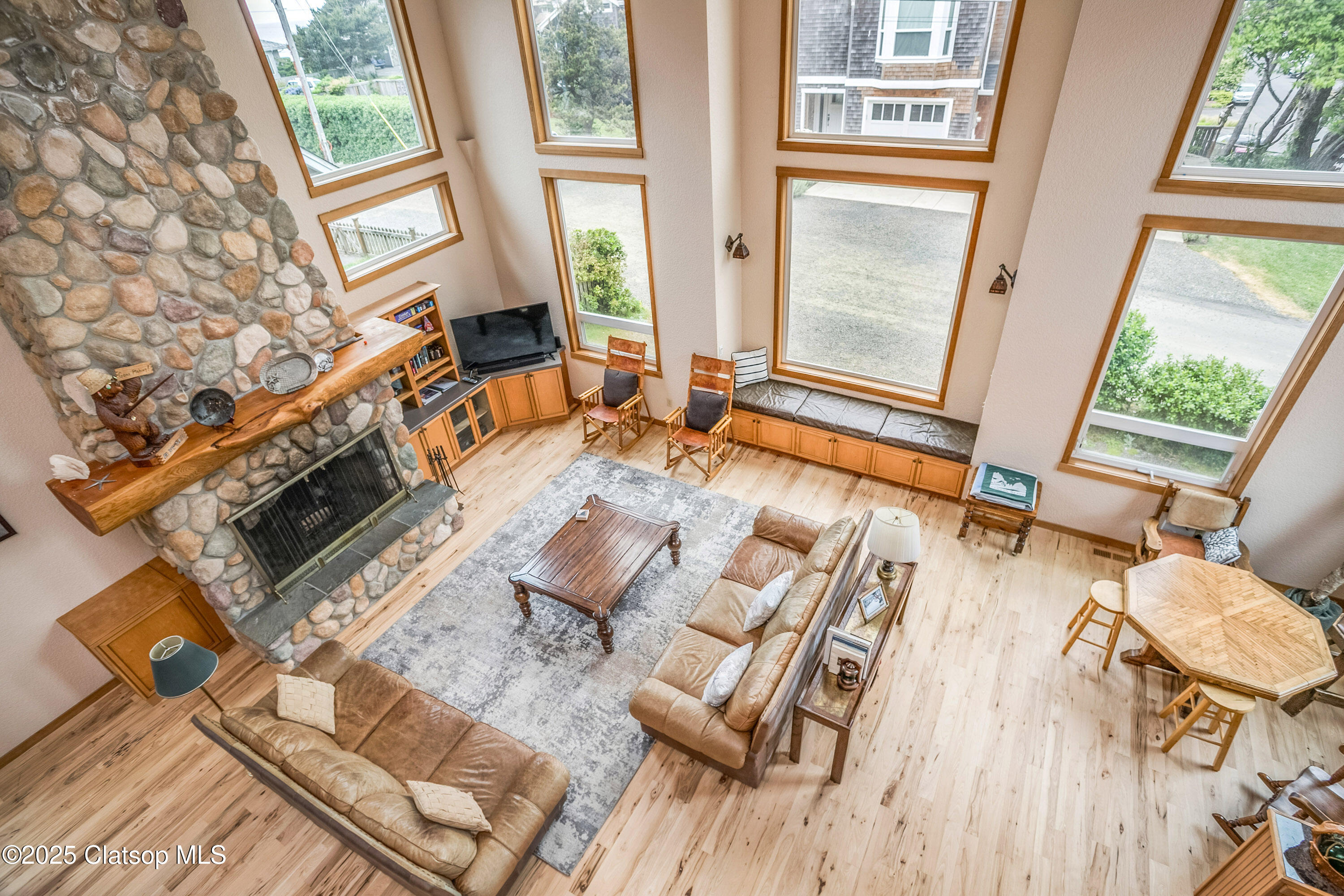 163 W 1st Street Property Photo 14