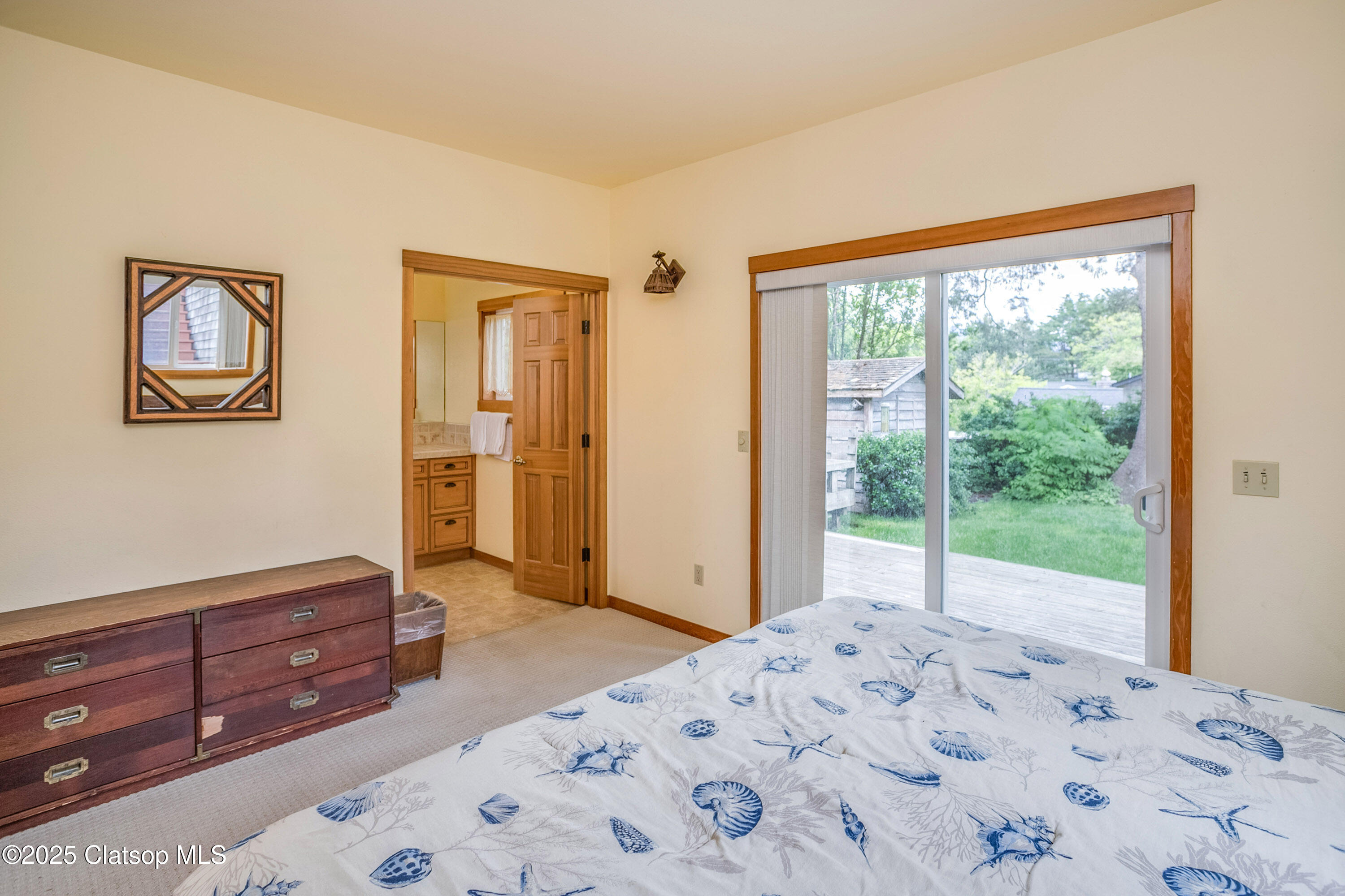 163 W 1st Street Property Photo 16