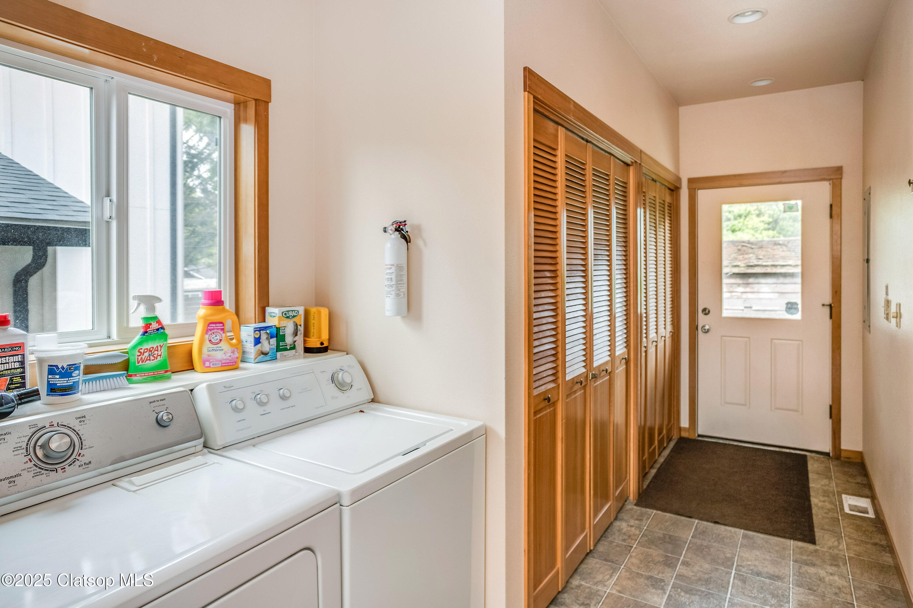 163 W 1st Street Property Photo 18