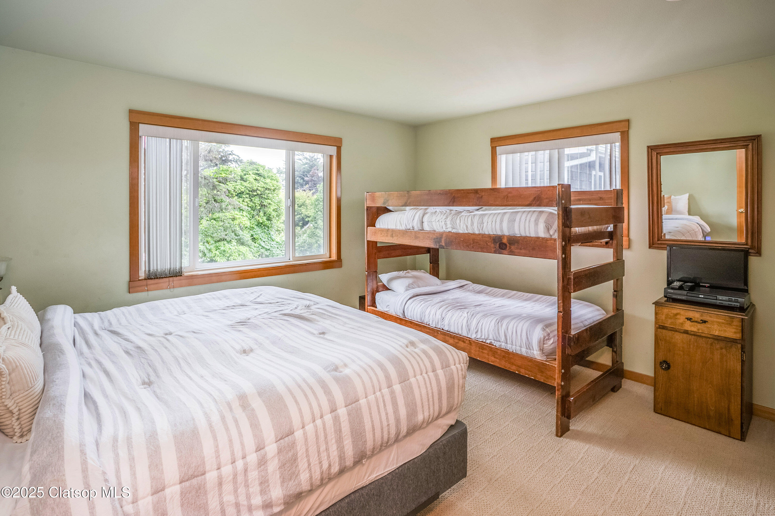 163 W 1st Street Property Photo 20