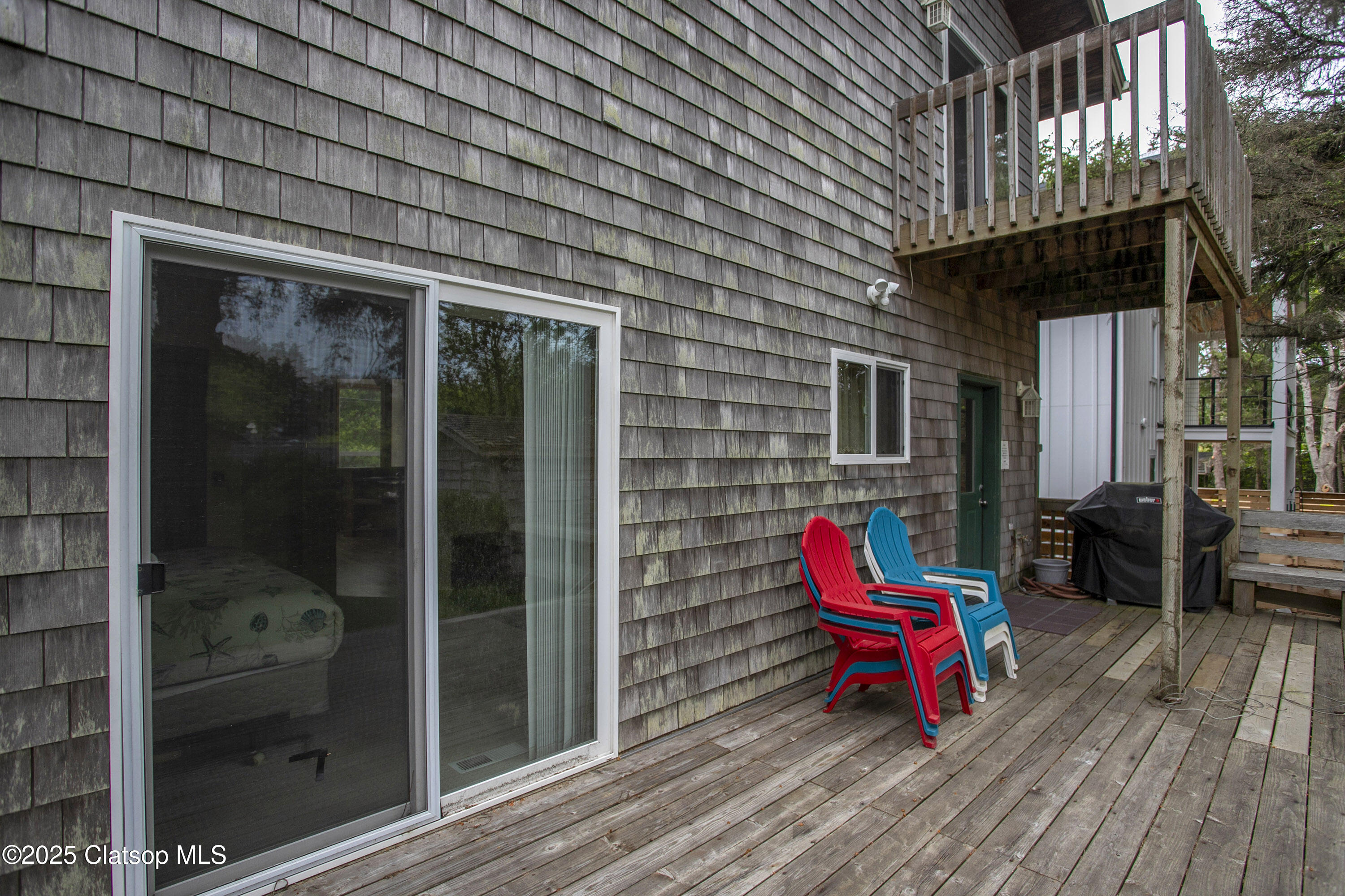 163 W 1st Street Property Photo 23