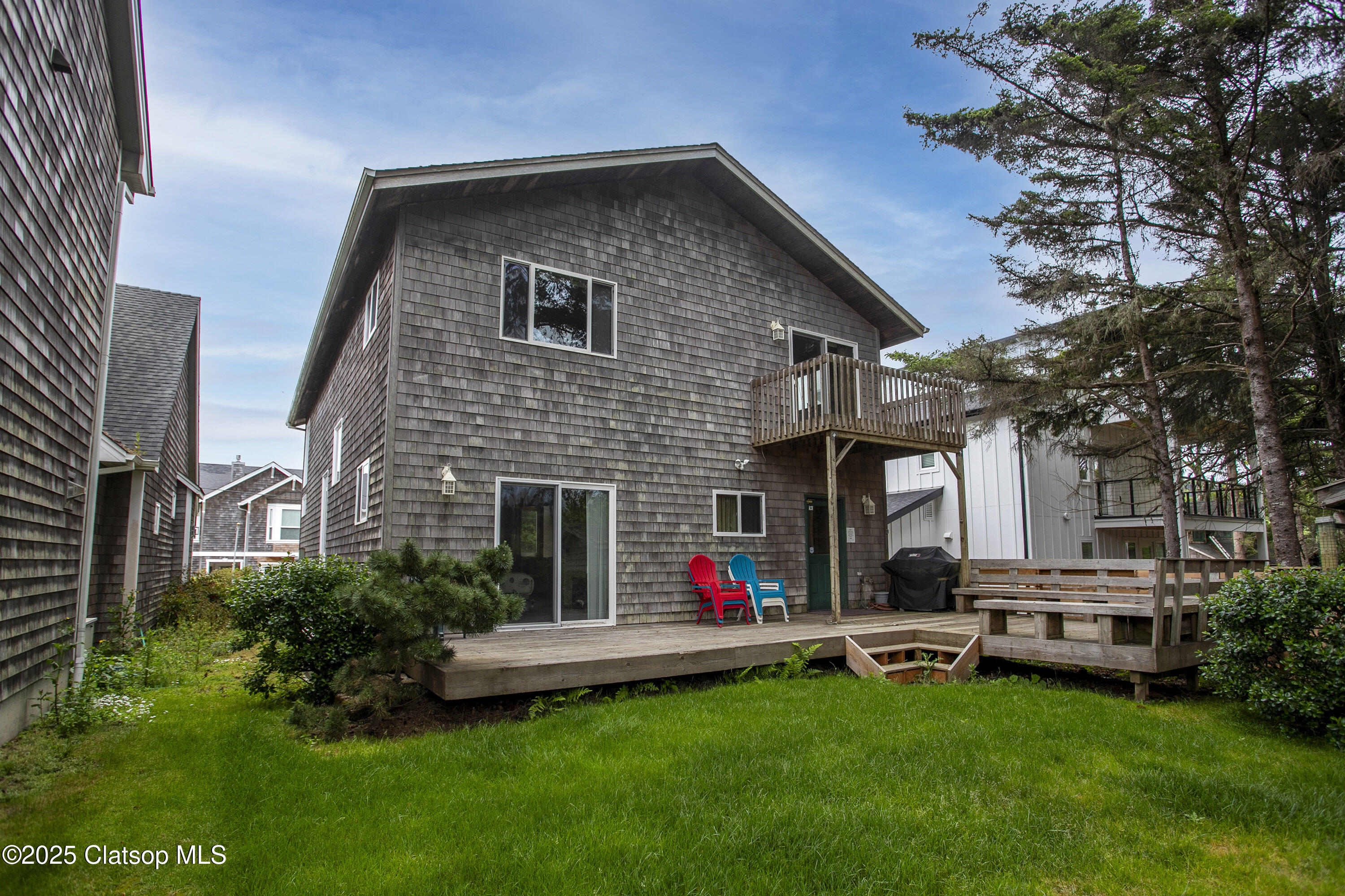 163 W 1st Street Property Photo 24