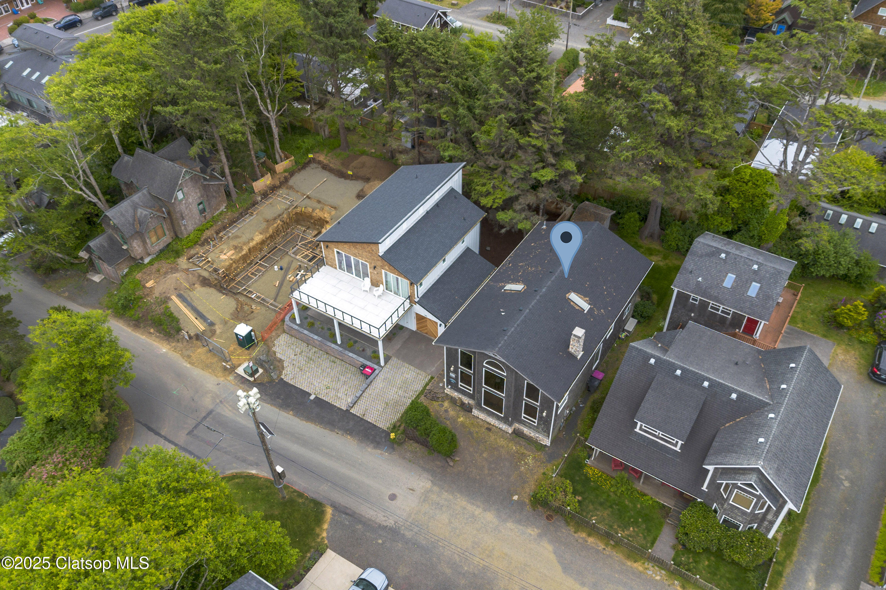 163 W 1st Street Property Photo 25