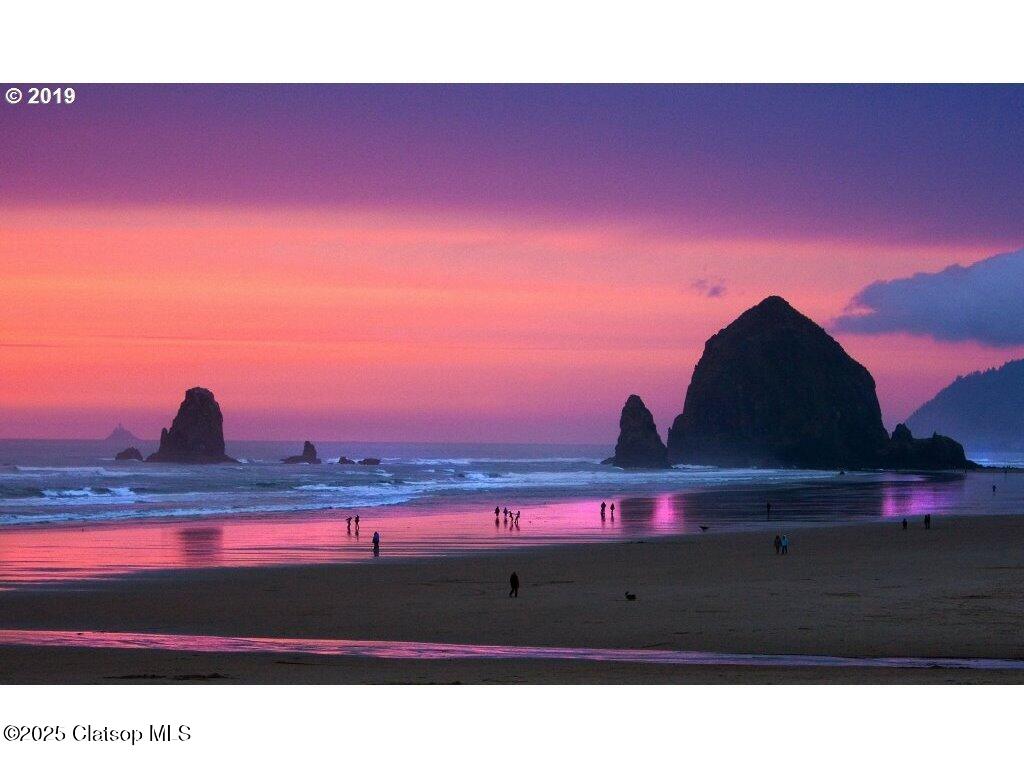 163 W 1st Street Property Photo 35