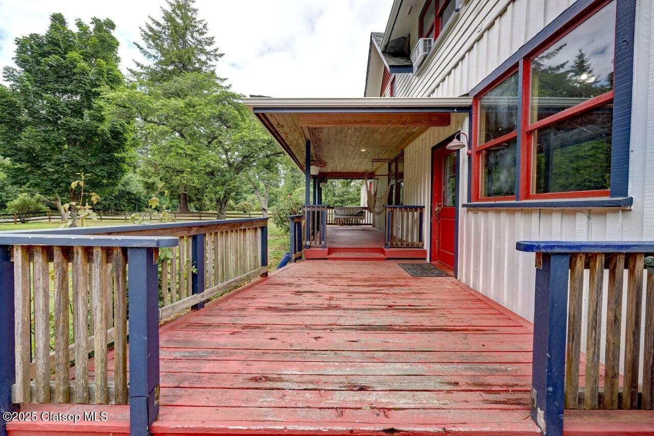 42684 Hillcrest Loop Property Photo 3
