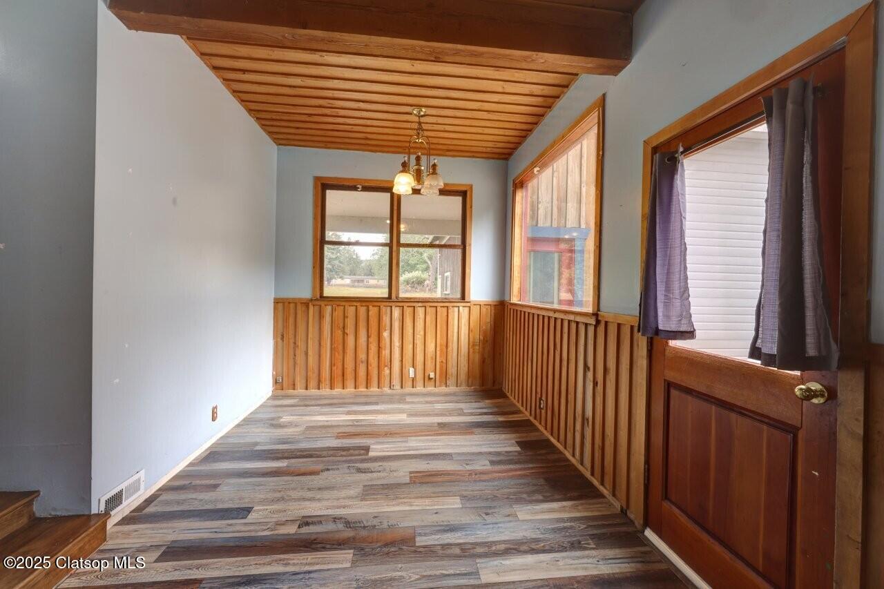 42684 Hillcrest Loop Property Photo 9