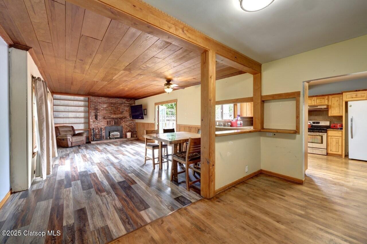 42684 Hillcrest Loop Property Photo 12