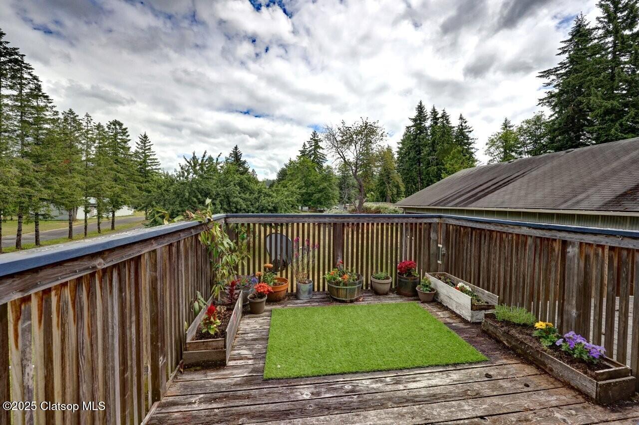 42684 Hillcrest Loop Property Photo 25