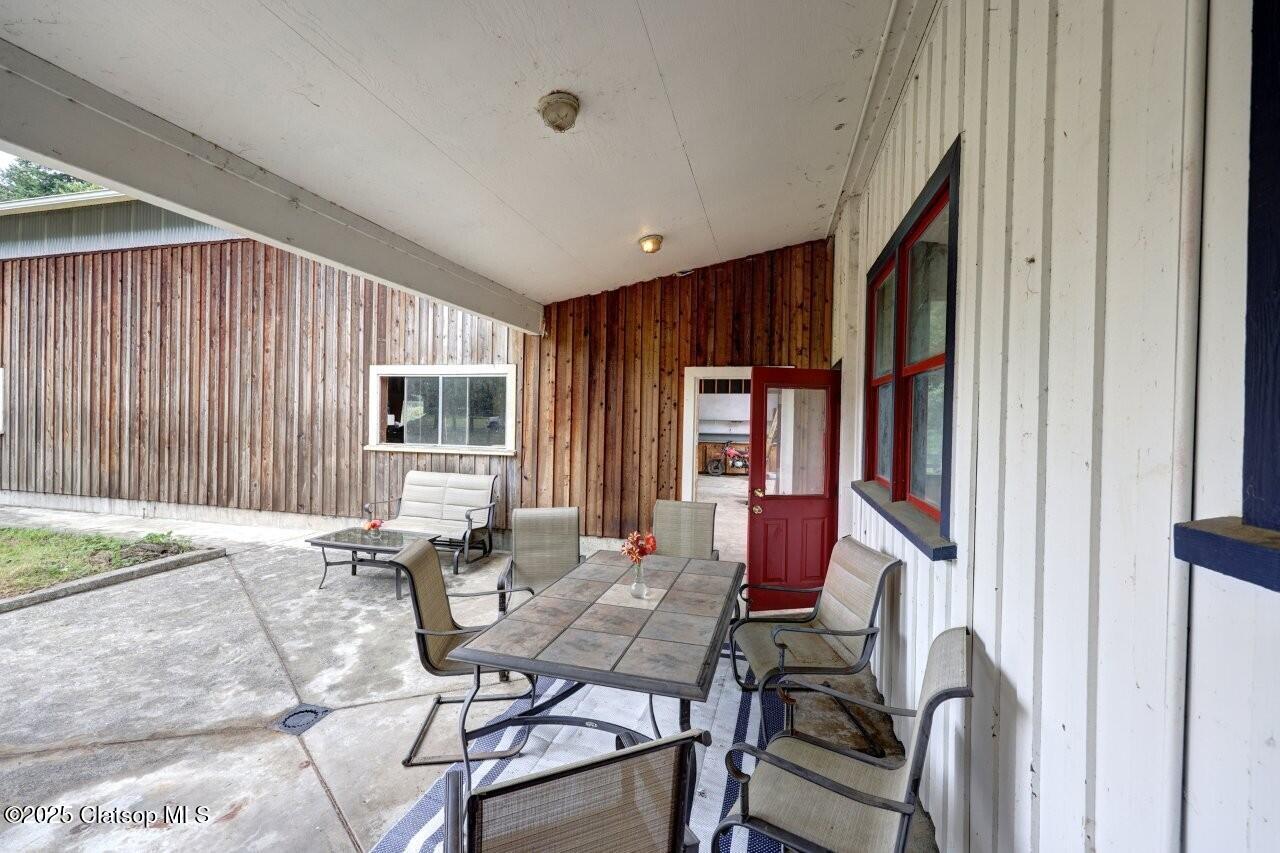 42684 Hillcrest Loop Property Photo 32