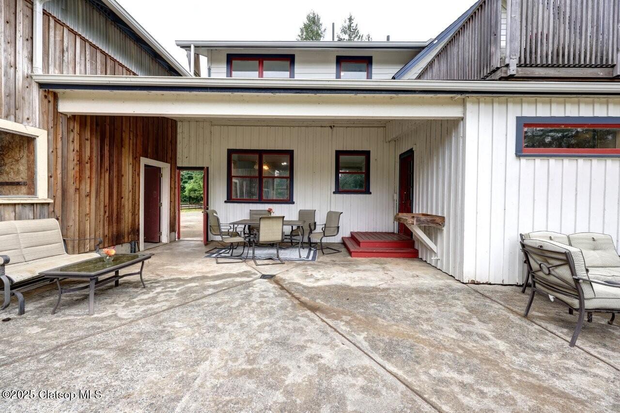 42684 Hillcrest Loop Property Photo 33
