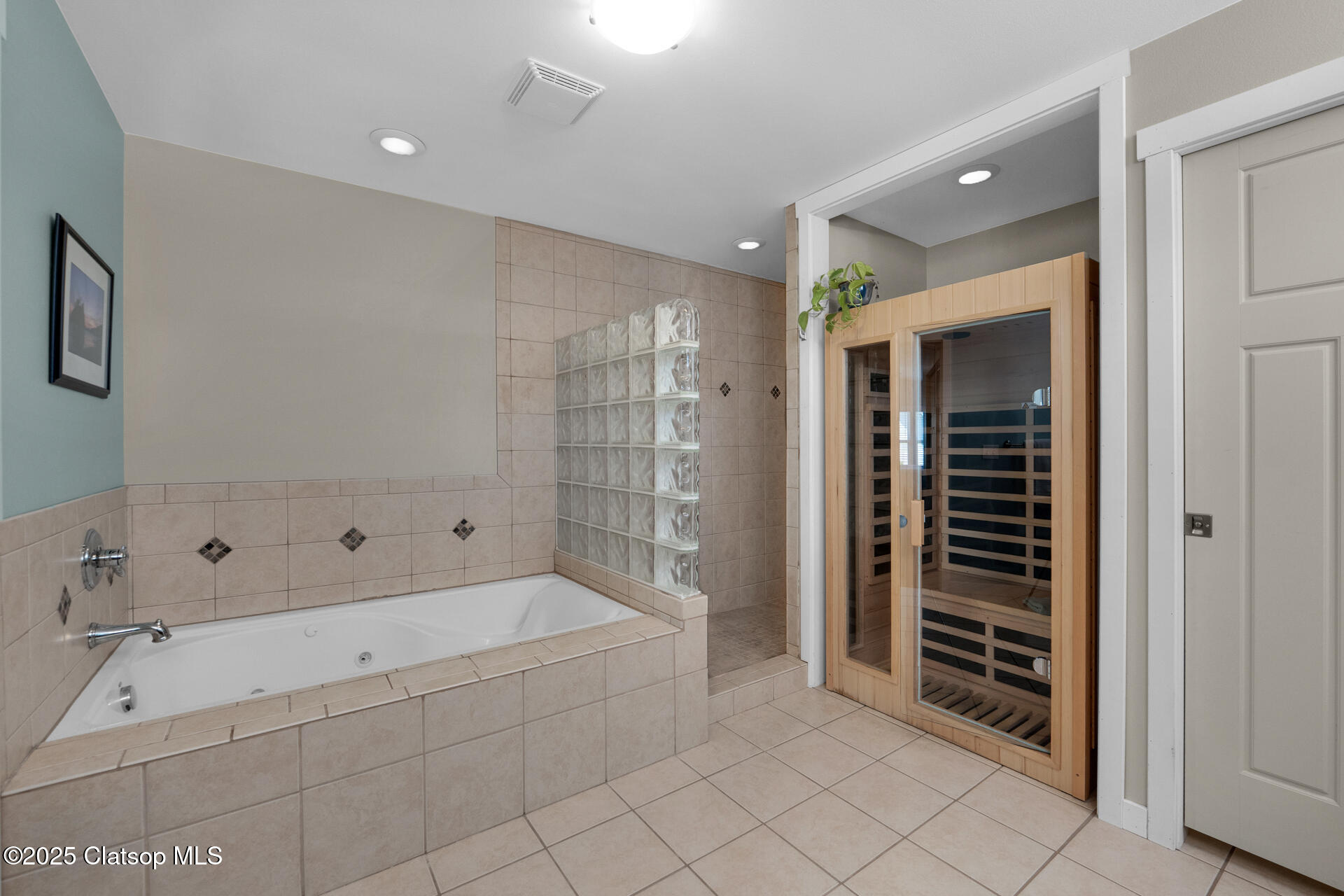 1164 Beach Drive Property Photo 20
