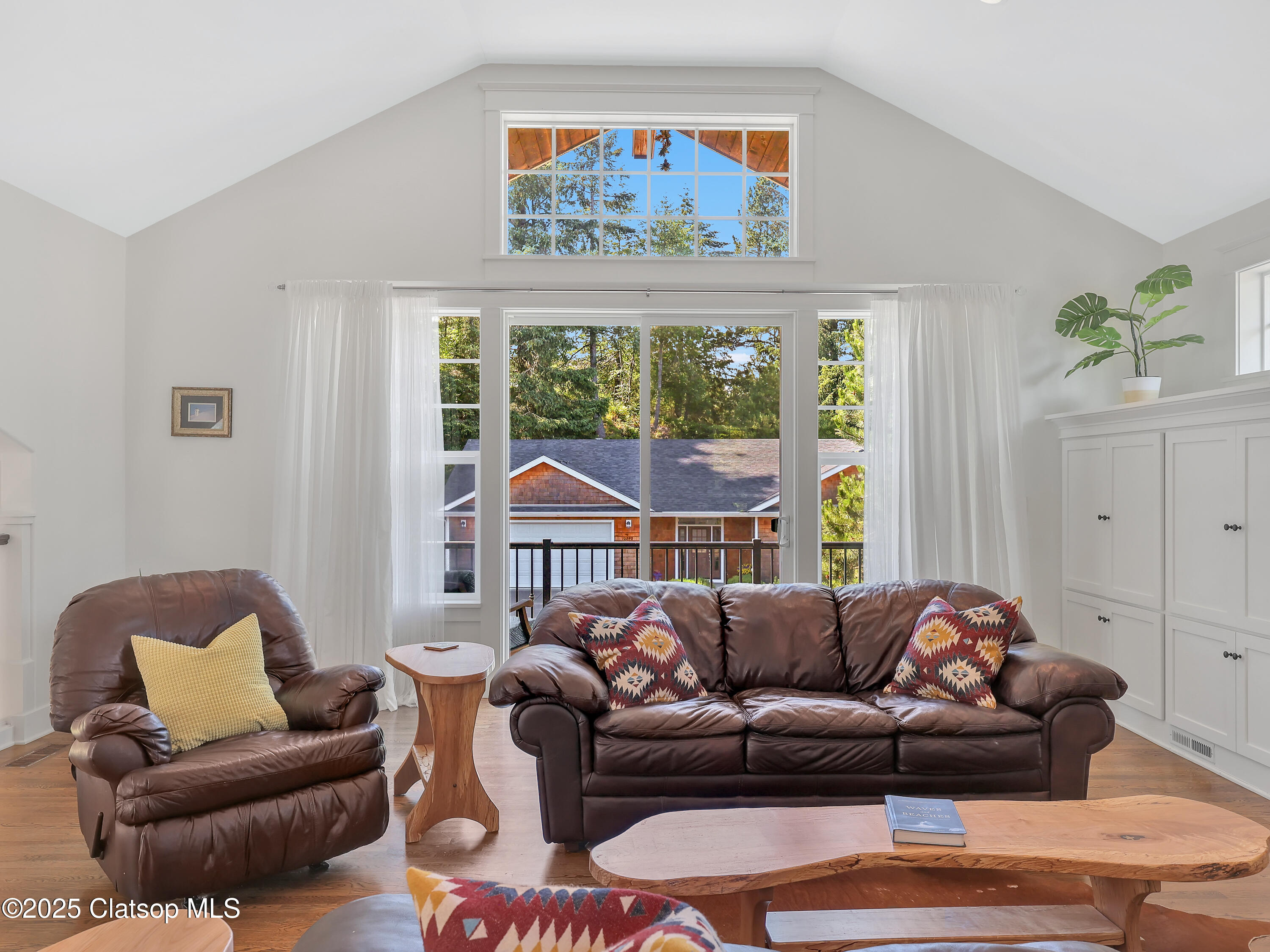 10305 Pine Ridge Drive Property Photo 10
