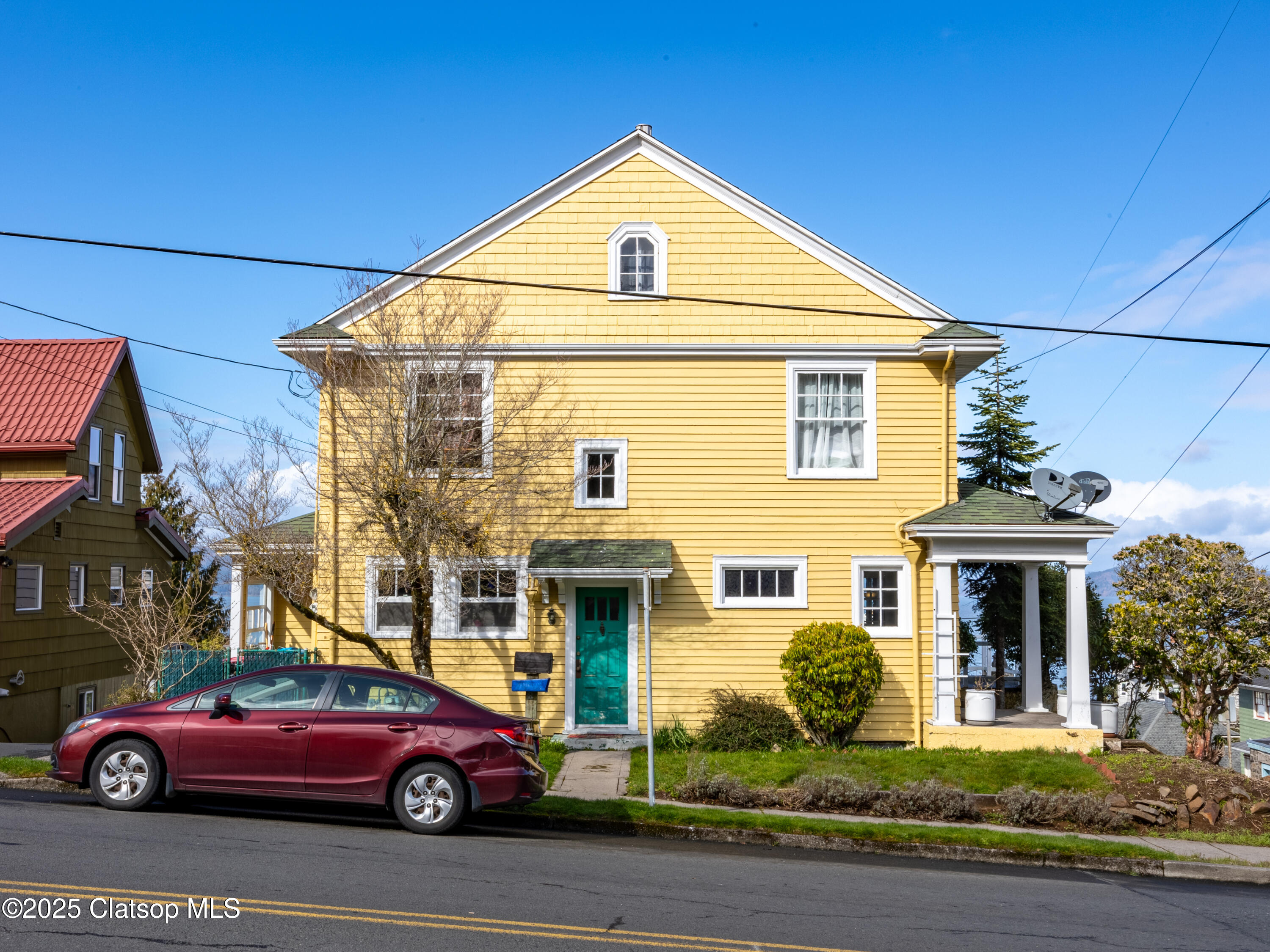 997 16th Street Property Photo 1
