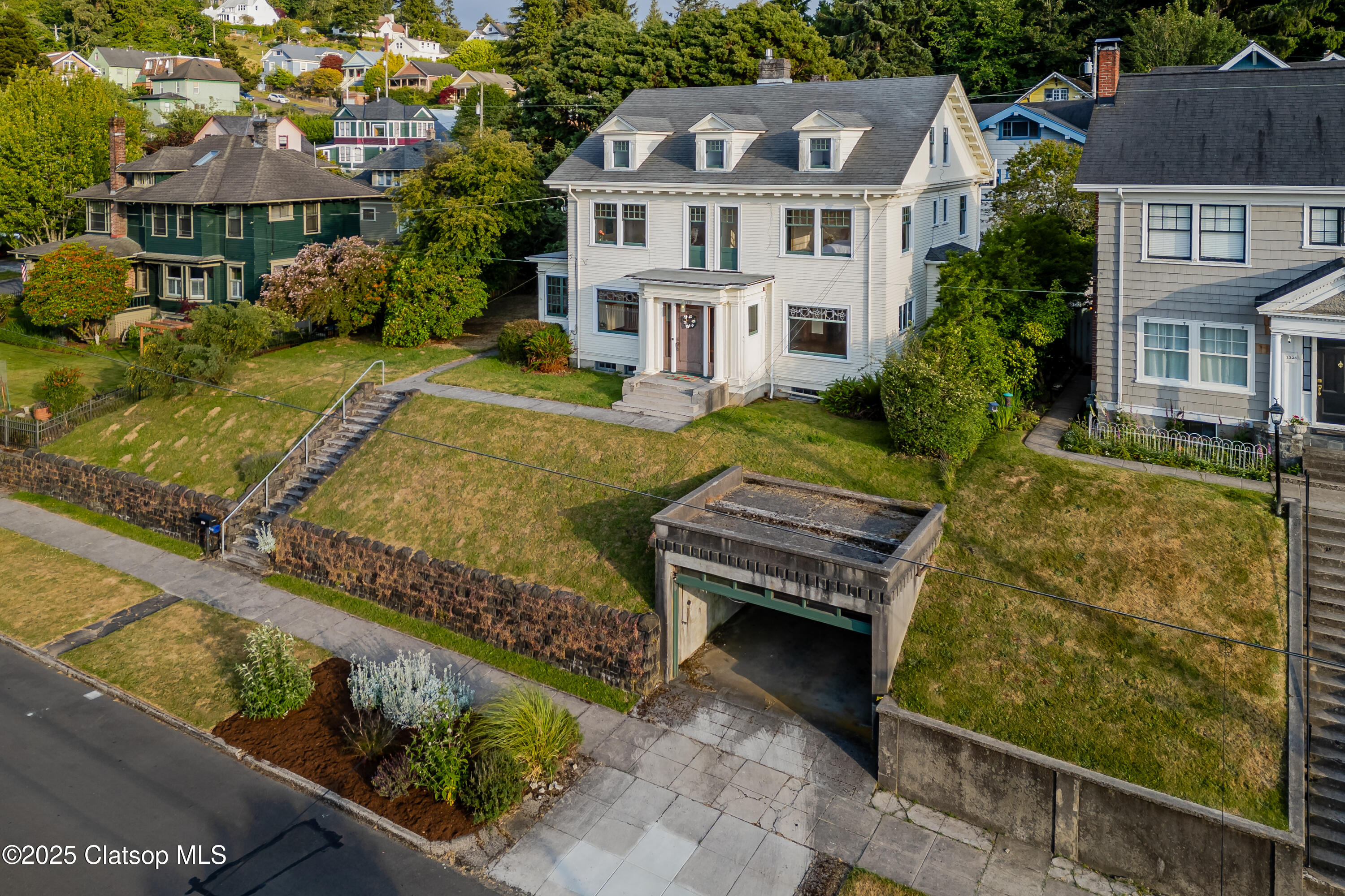1343 Jerome Avenue Property Photo 2