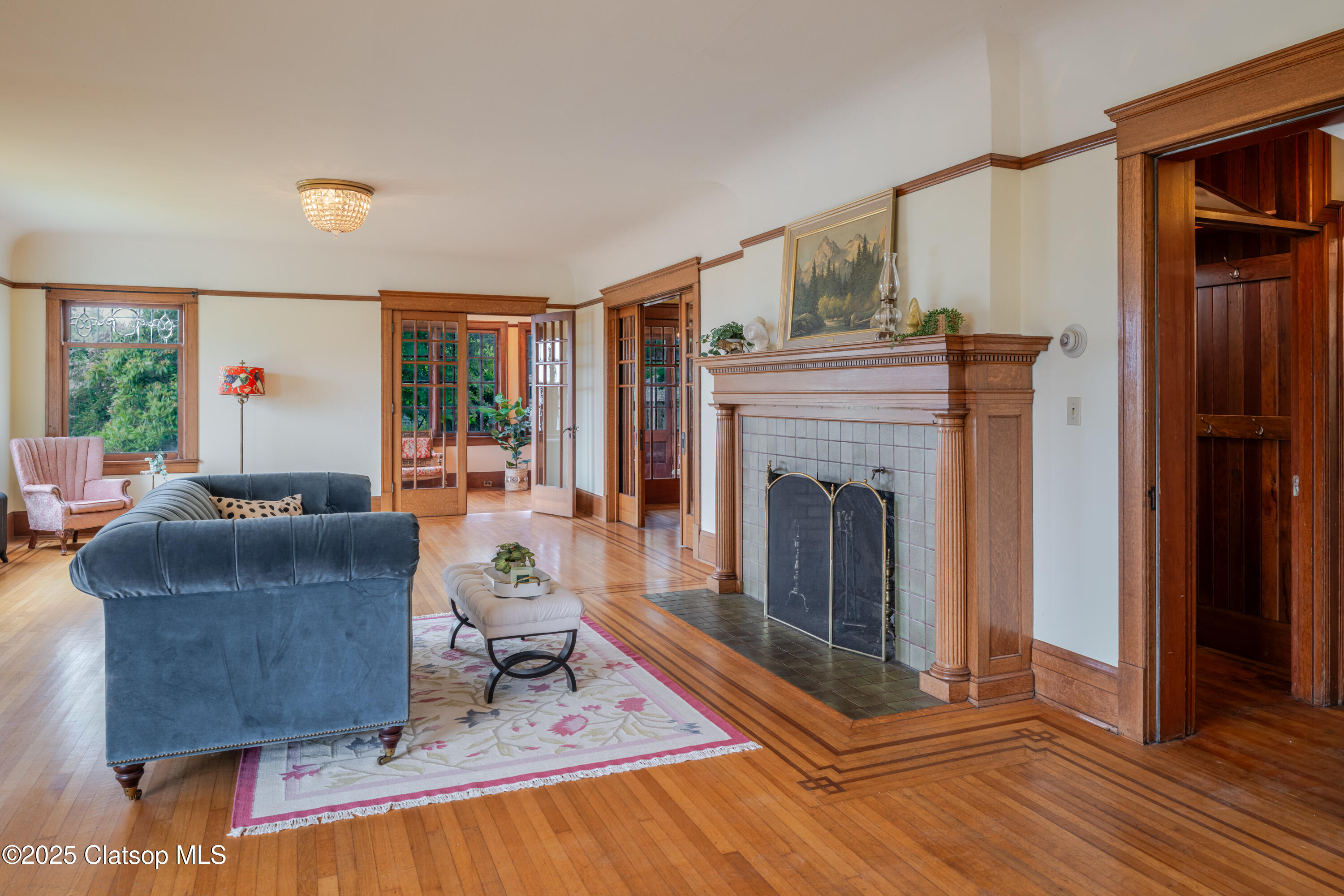 1343 Jerome Avenue Property Photo 10