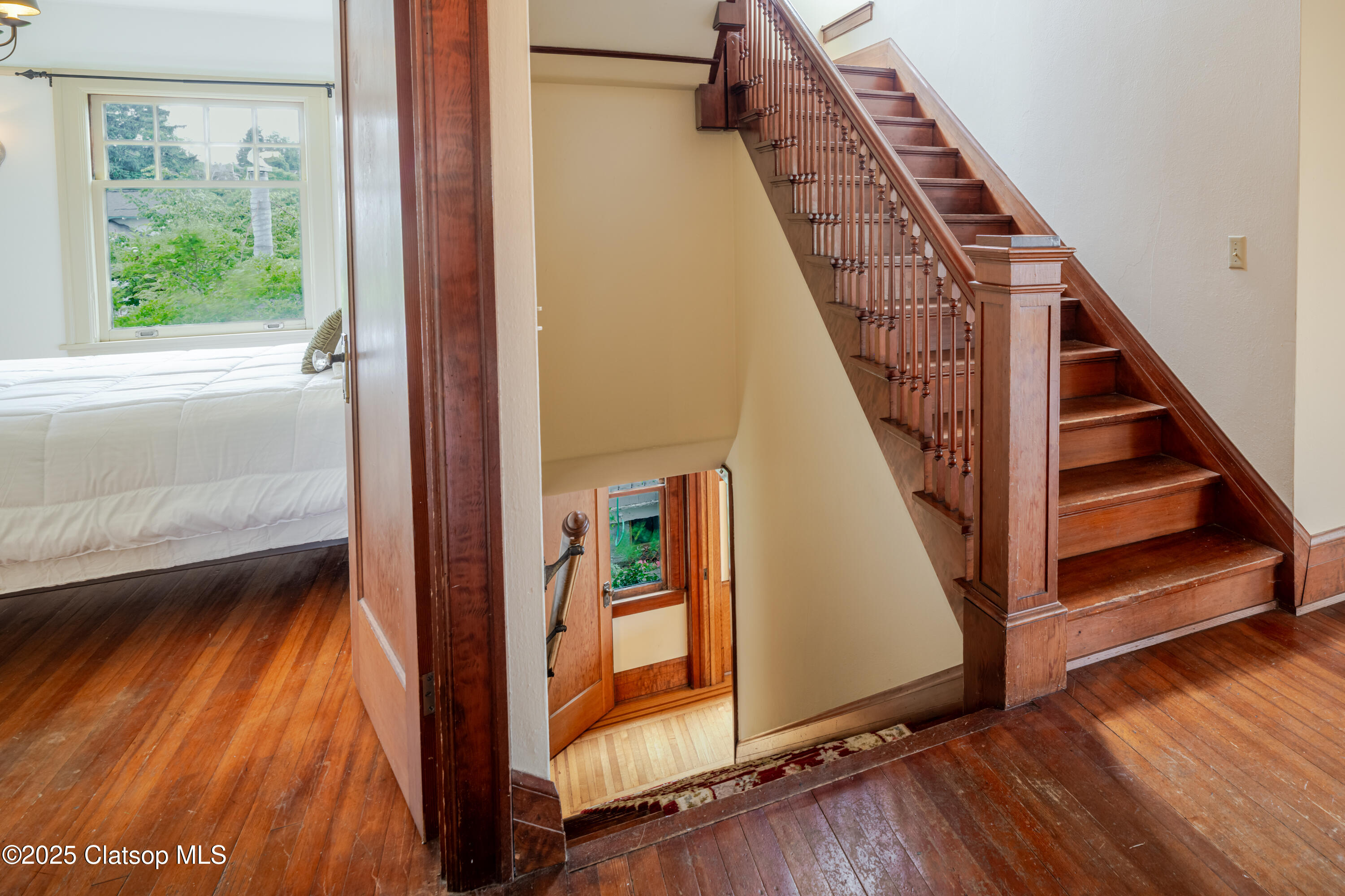 1343 Jerome Avenue Property Photo 24