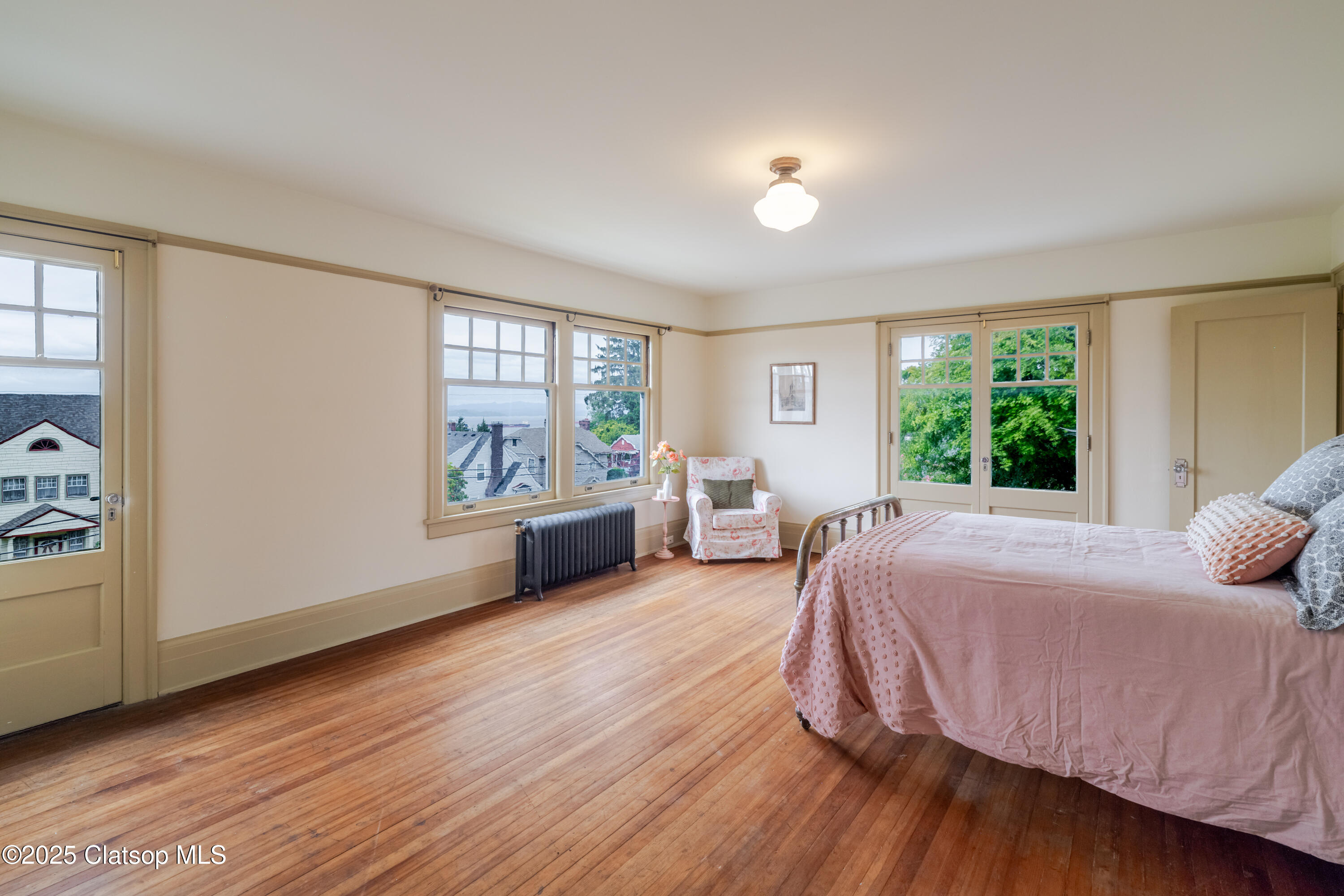 1343 Jerome Avenue Property Photo 25