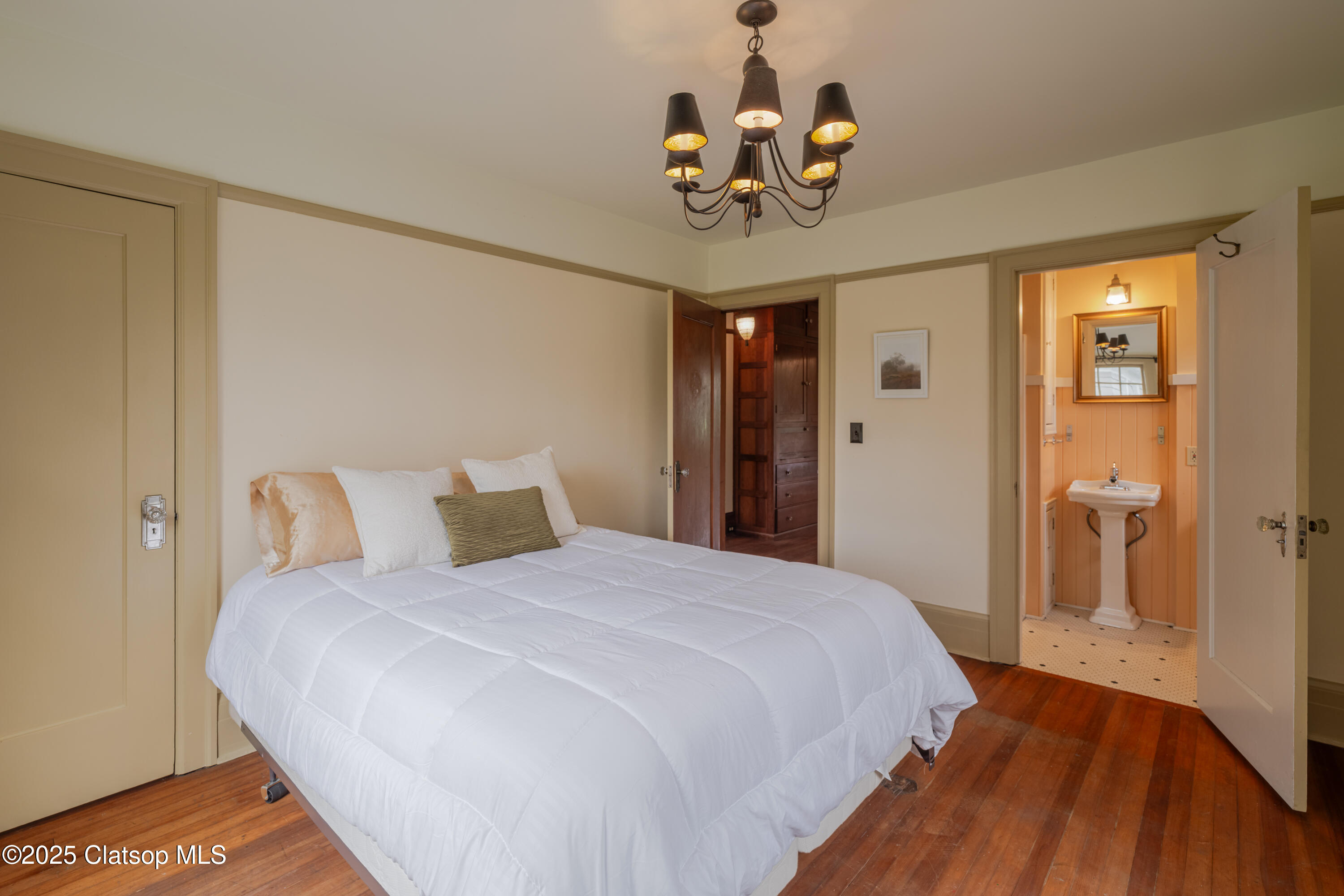 1343 Jerome Avenue Property Photo 38