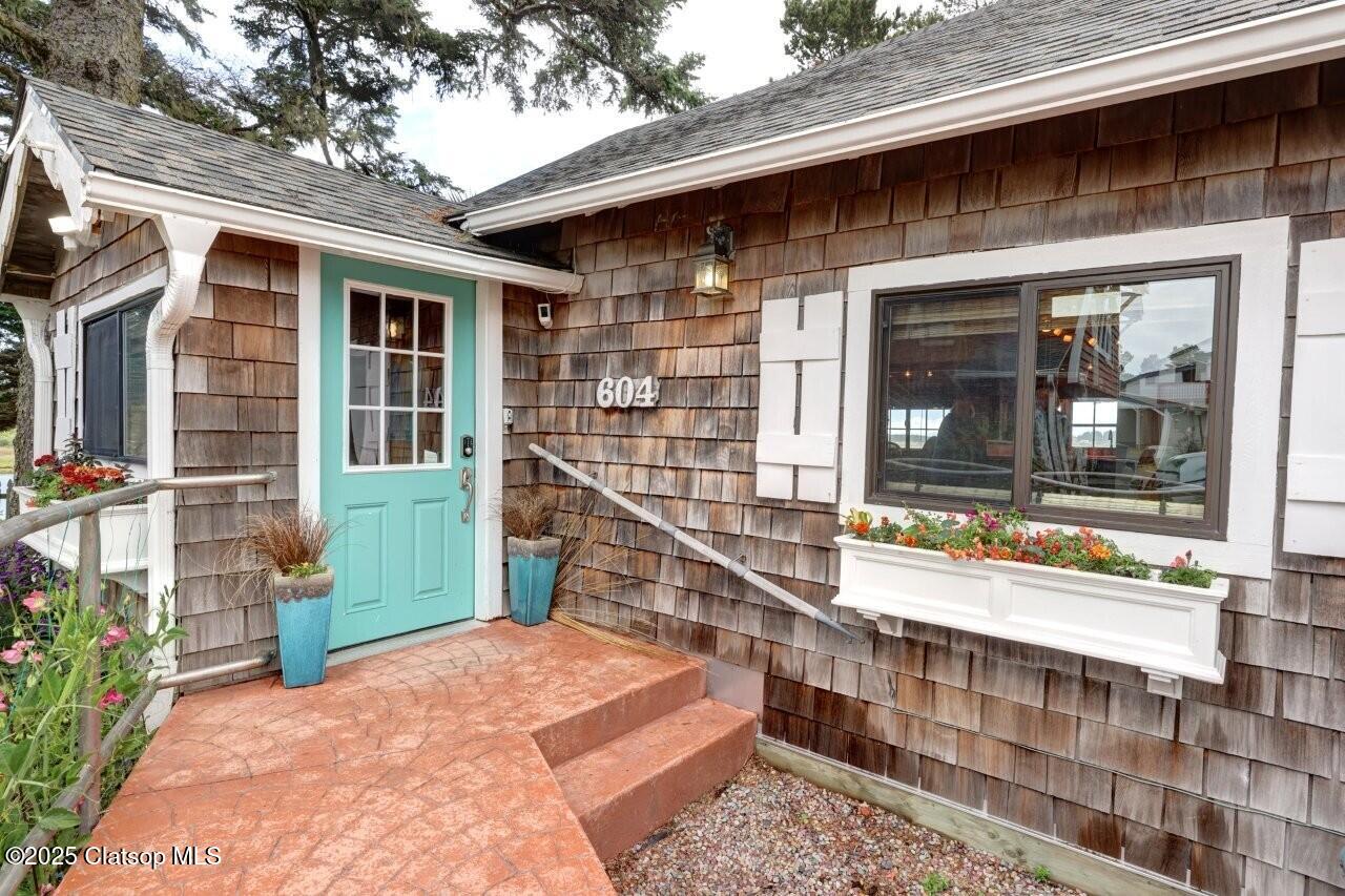 604 15th Avenue Property Photo 1