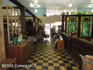 1332 Commercial Street Property Photo 6
