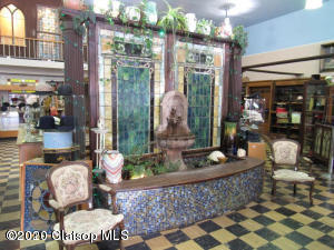 1332 Commercial Street Property Photo 7