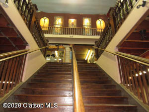 1332 Commercial Street Property Photo 9