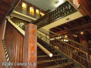 1332 Commercial Street Property Photo 10