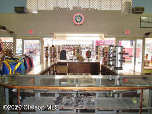 1332 Commercial Street Property Photo 13