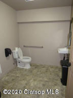 1332 Commercial Street Property Photo 26