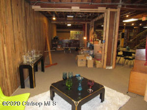 1332 Commercial Street Property Photo 45