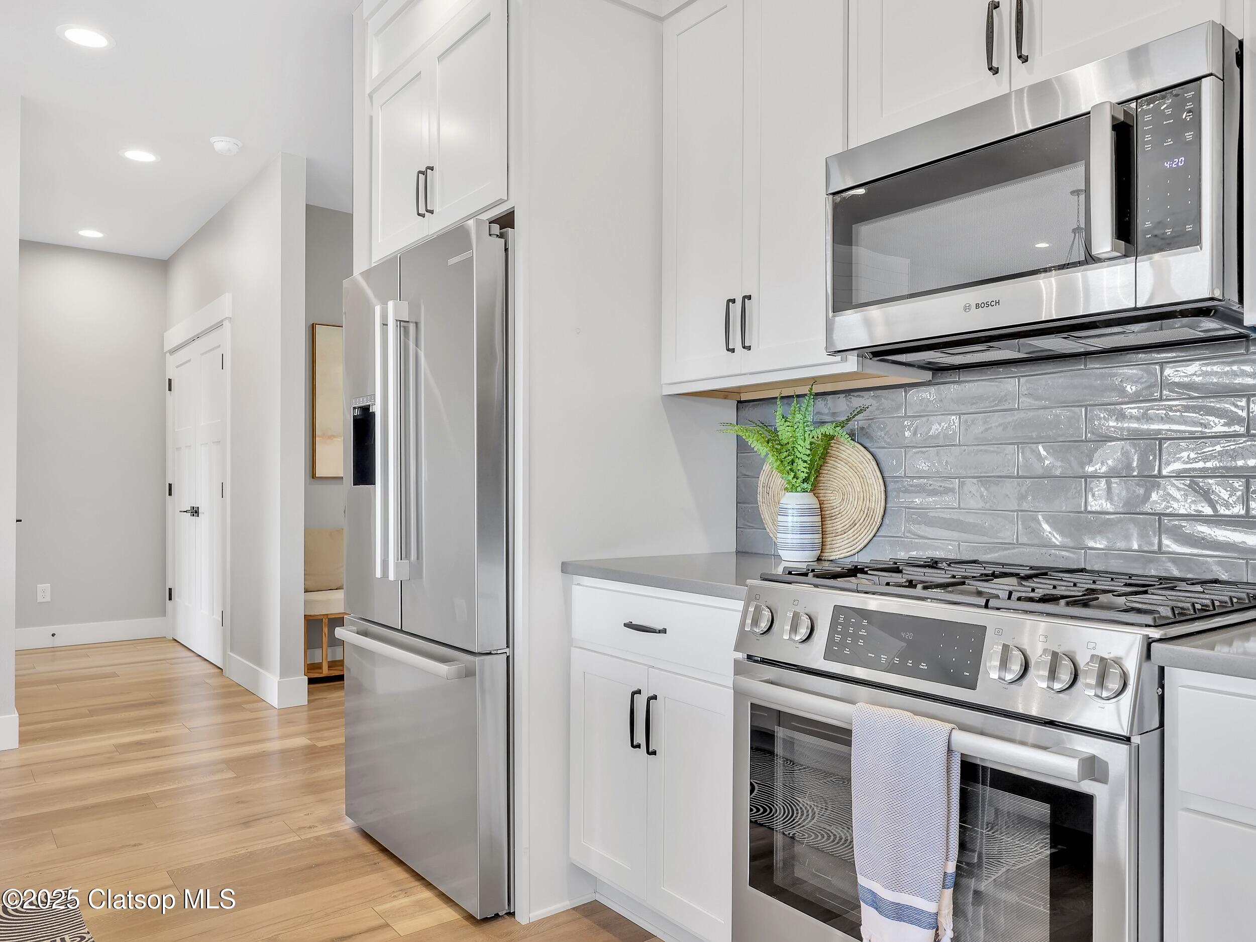 1155 Se Bugle Avenue Property Photo 16