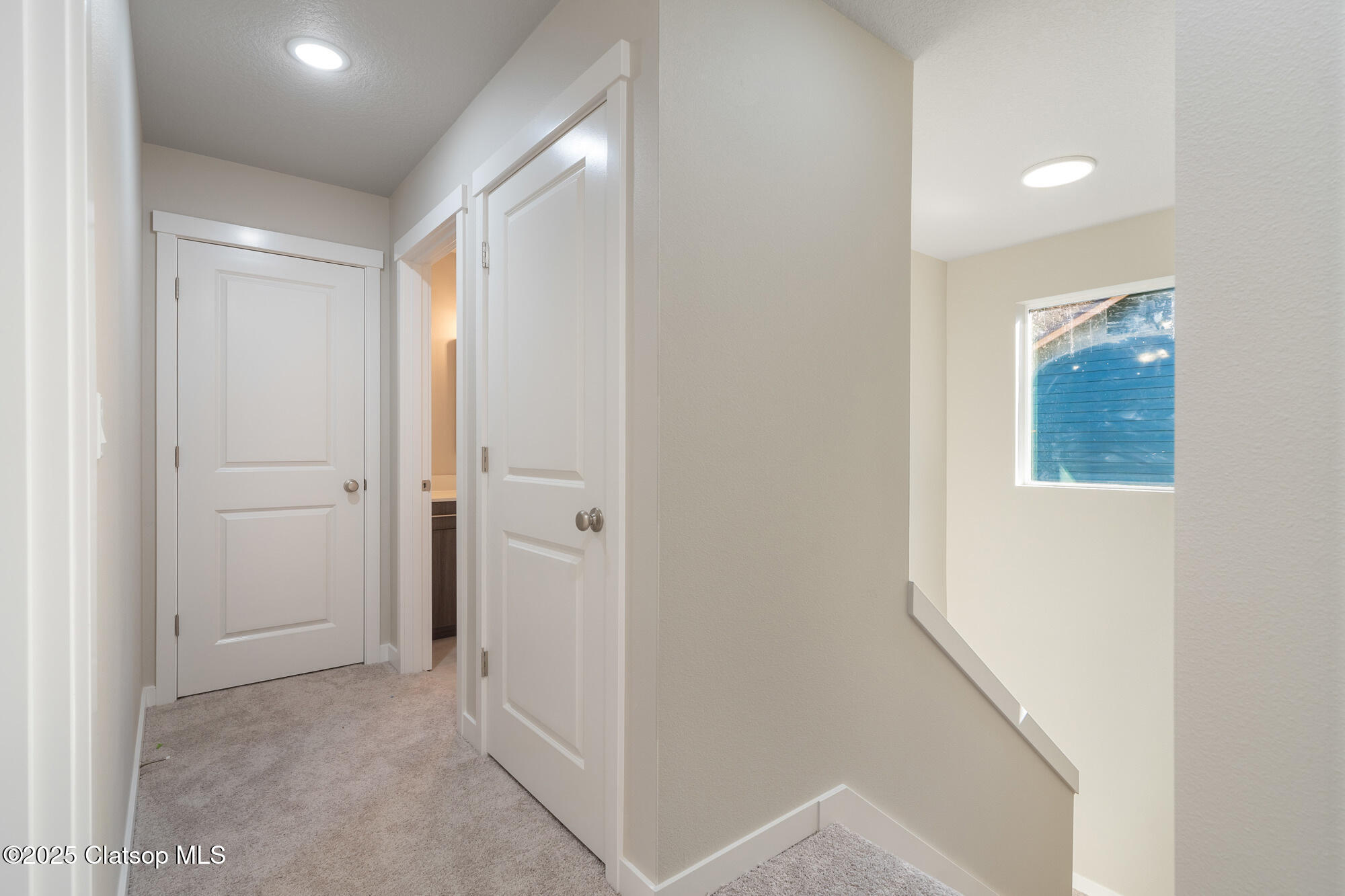 317/319 S Neptune Street Property Photo 18