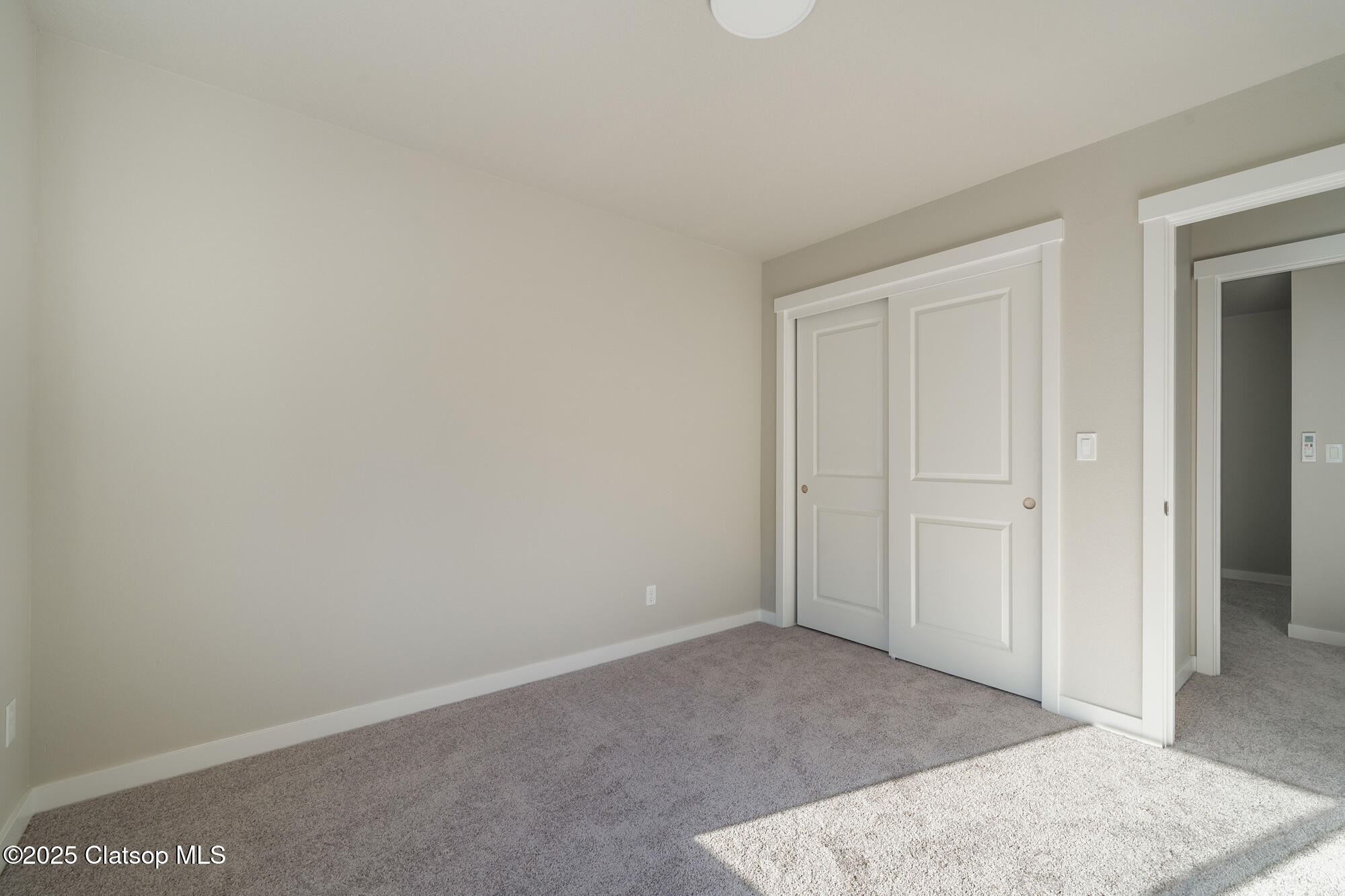 317/319 S Neptune Street Property Photo 24