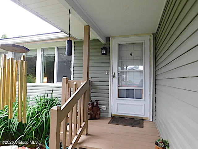 1100 Nw Warrenton Drive Property Photo 3
