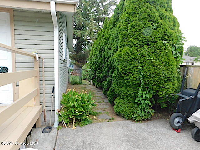 1100 Nw Warrenton Drive Property Photo 5